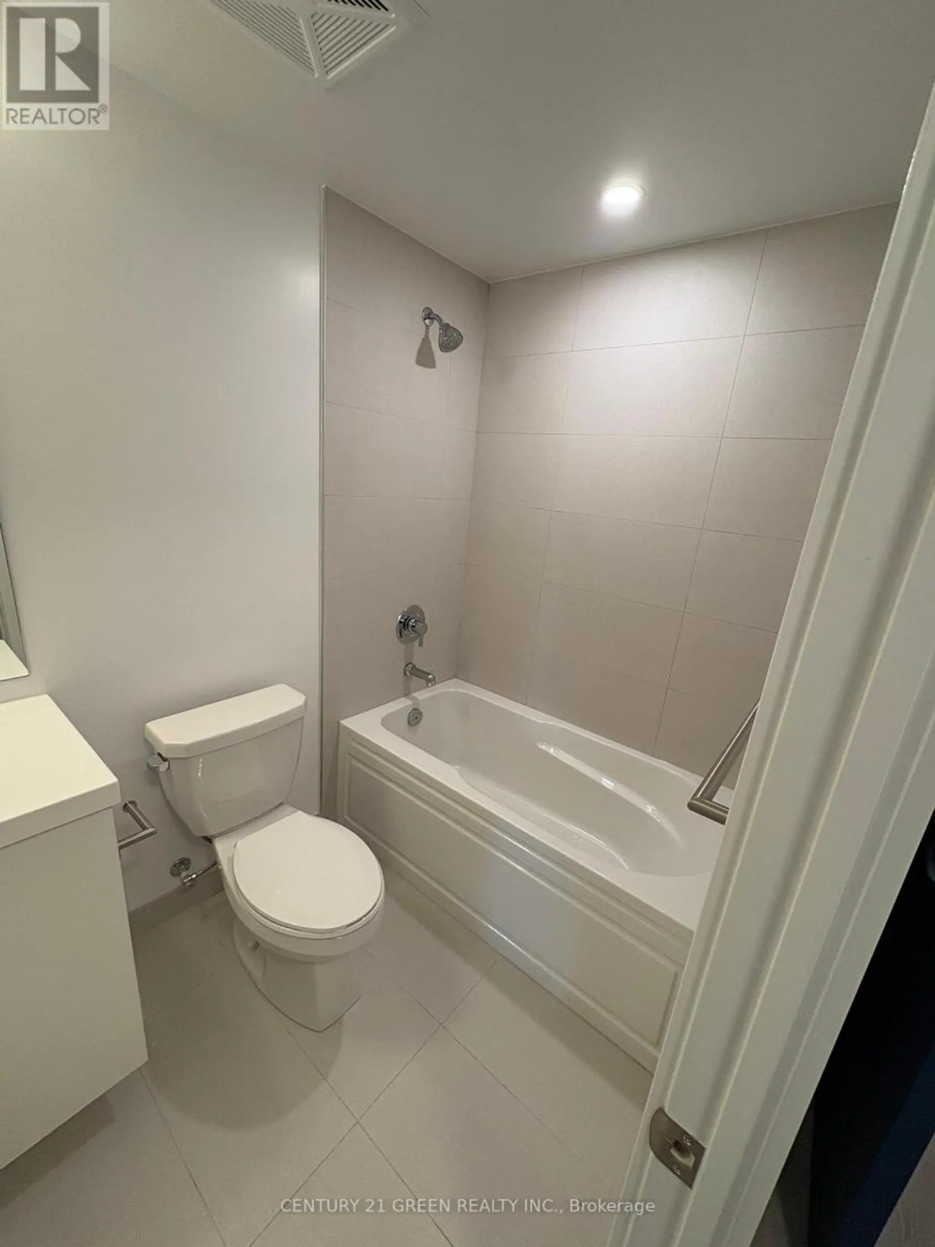 #219 2545 SIMCOE STREET N - Image 10