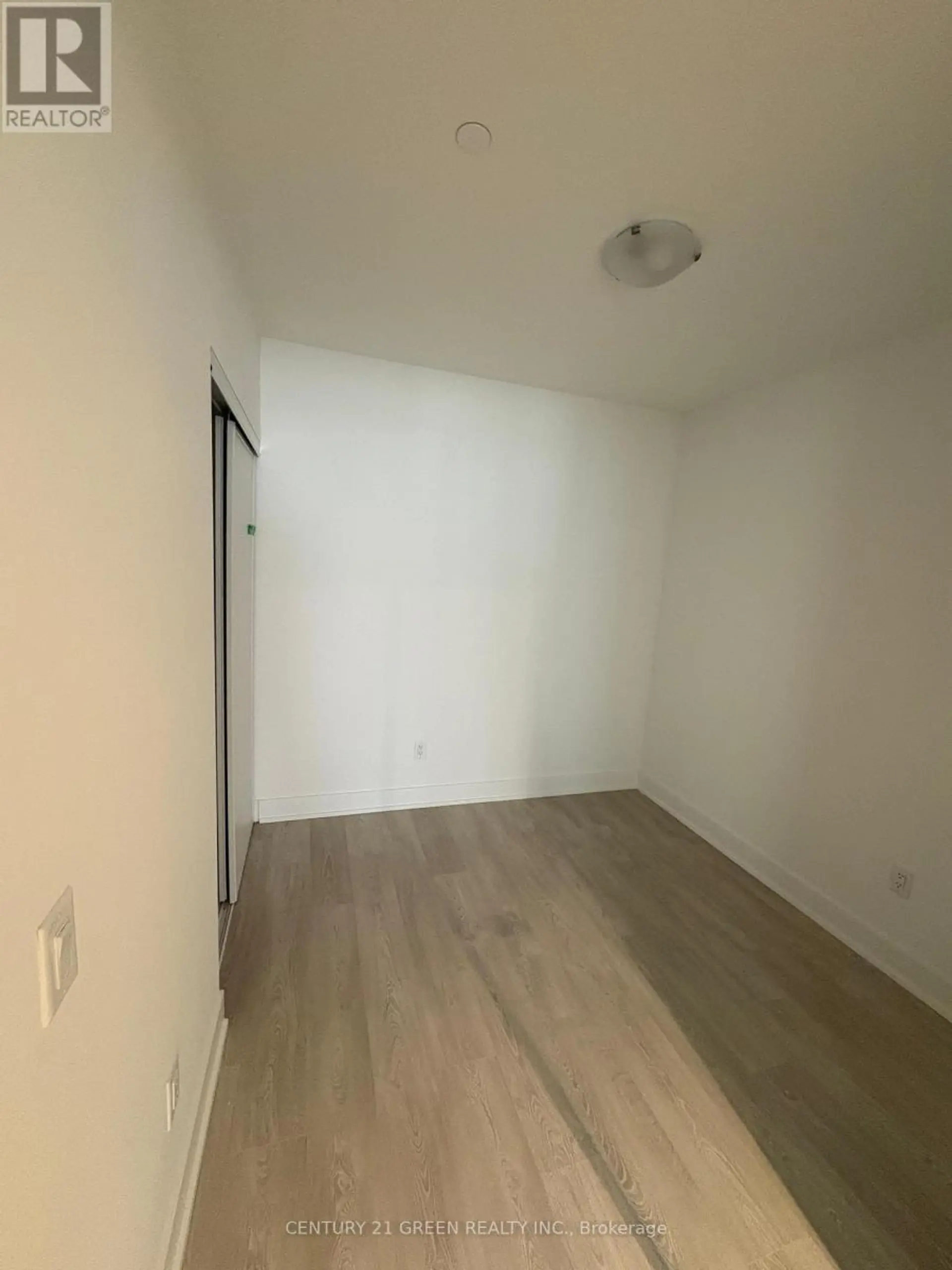 #219 2545 SIMCOE STREET N - Image 15