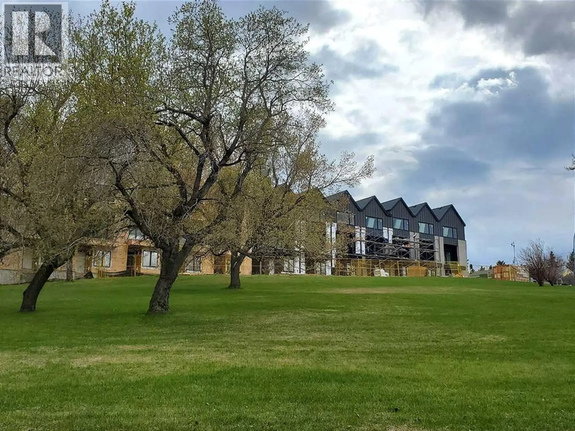 1426 23 Avenue NW - Image 5