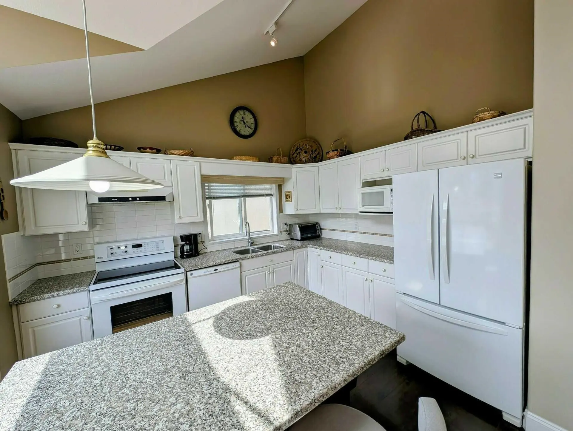 #8 8590 Sunrise Drive - Image 5