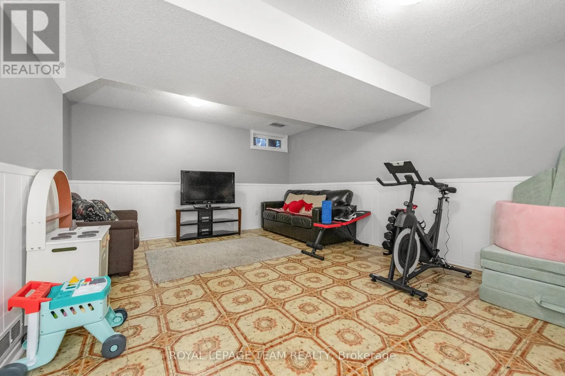 #52 420 A MOODIE DRIVE W - Image 15