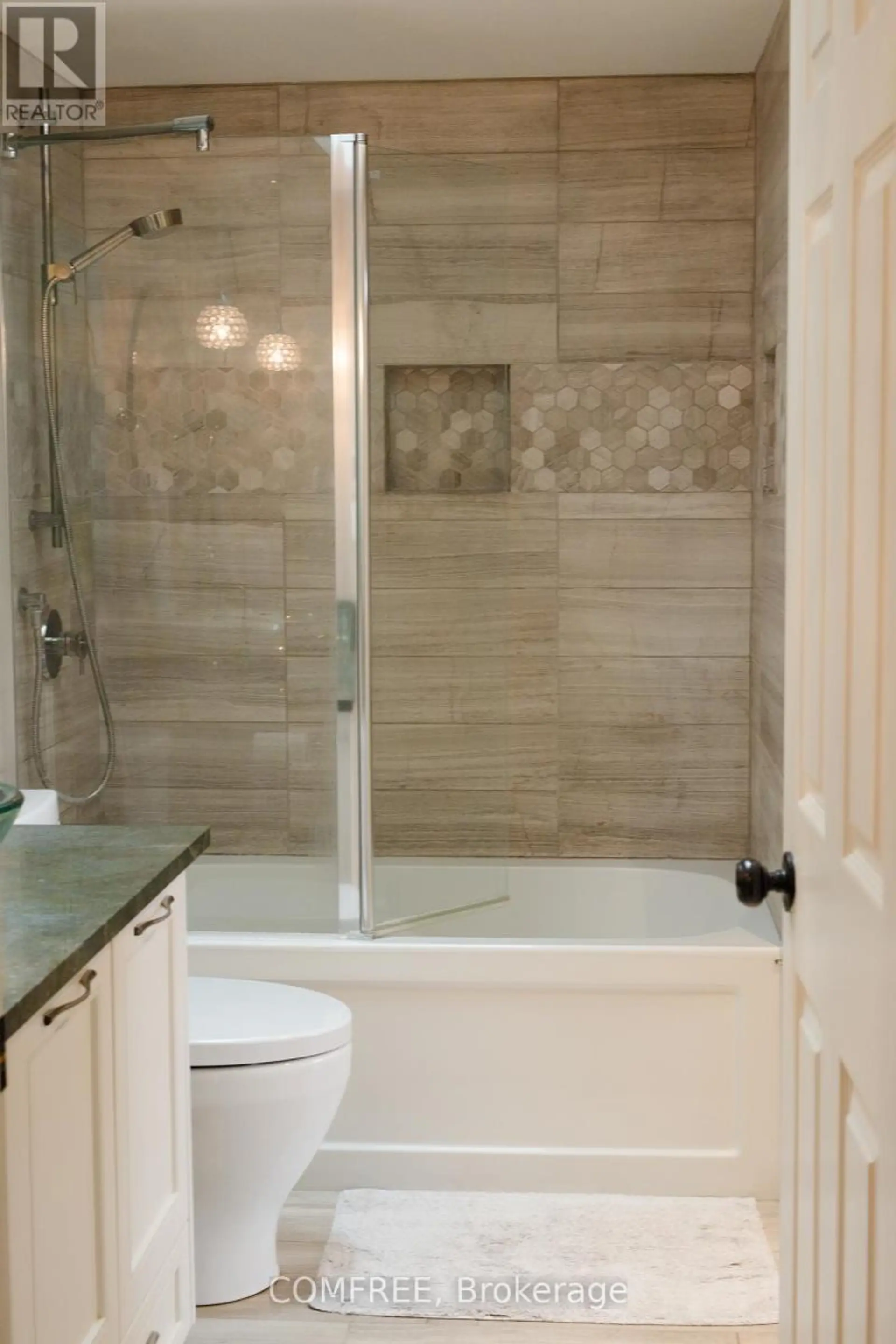 10 ENDICOTT DRIVE - Image 14