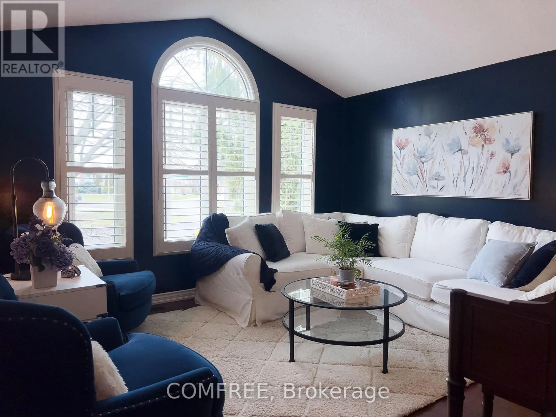 10 ENDICOTT DRIVE - Image 3