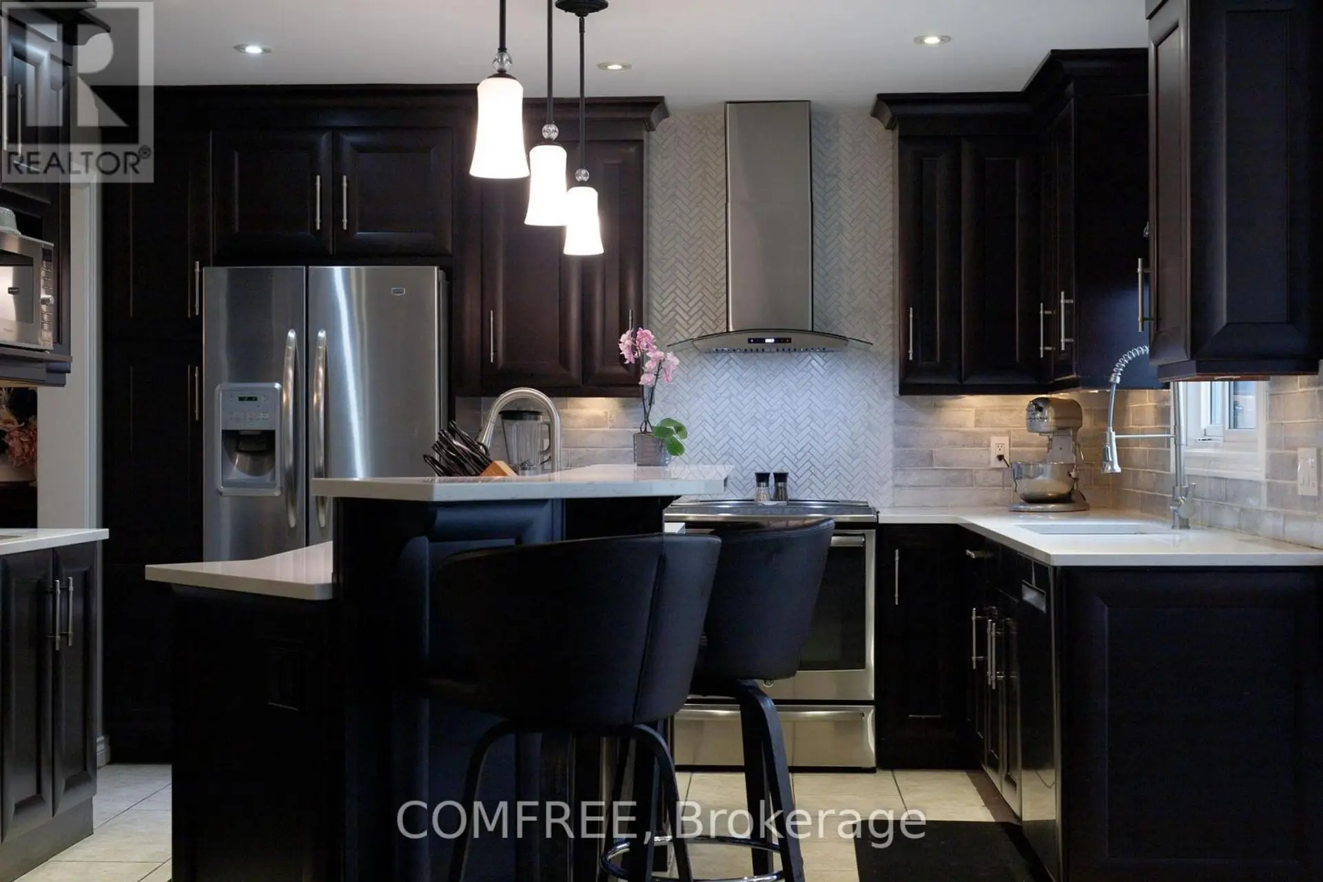 10 ENDICOTT DRIVE - Image 6