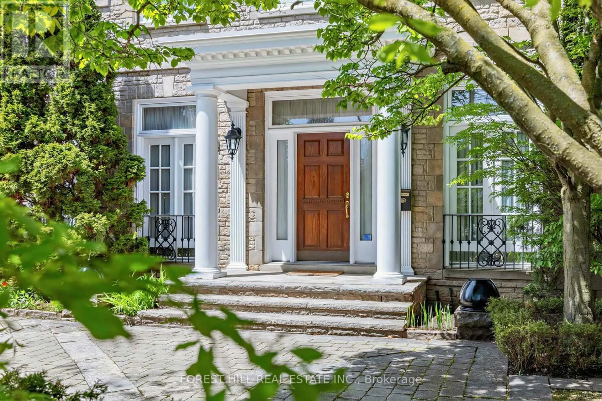 44 COTSWOLD CRESCENT - Image 3