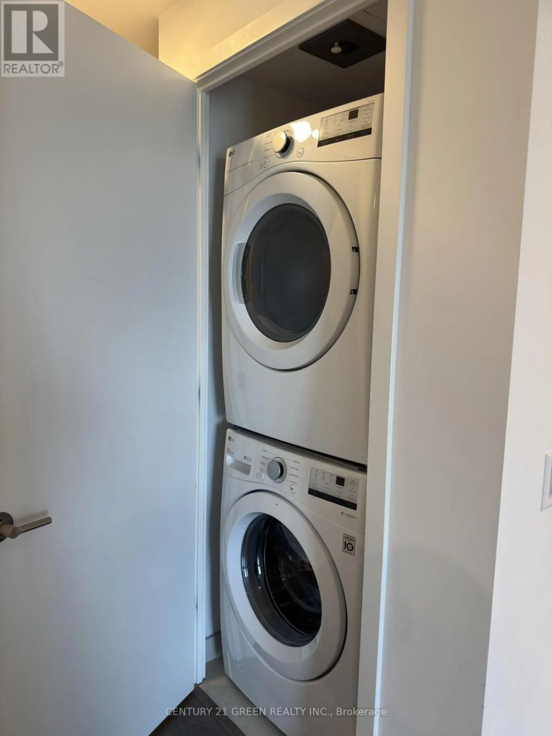 #1601 130 RIVER STREET - Image 12