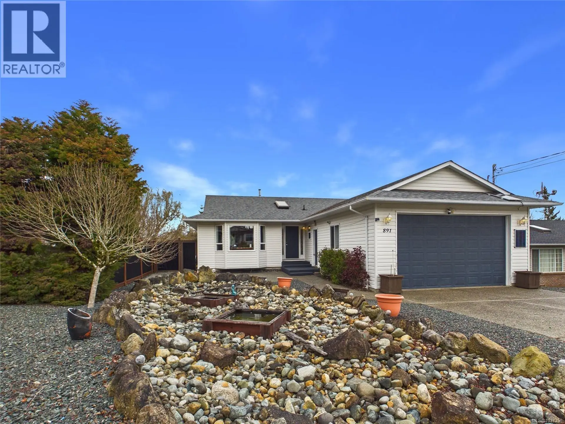 Property at 891 Esslinger Rd, French Creek, BC