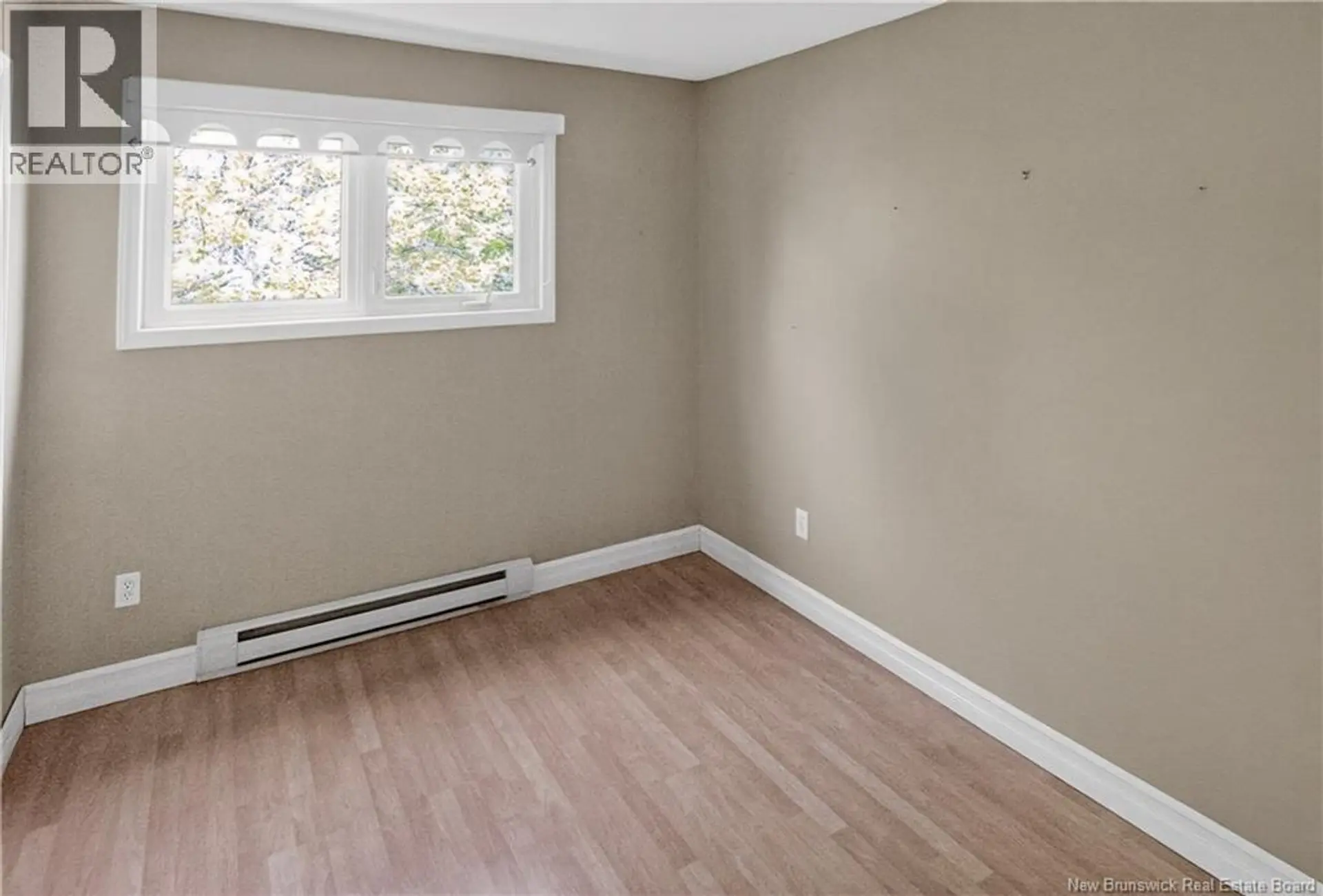551 Lafleur Street - Image 11