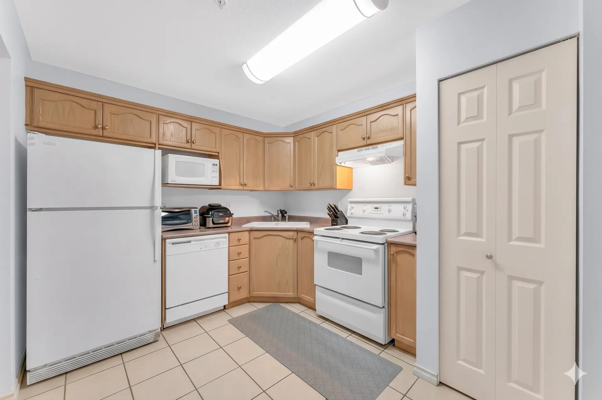 #301A 301 Maude Road - Image 5