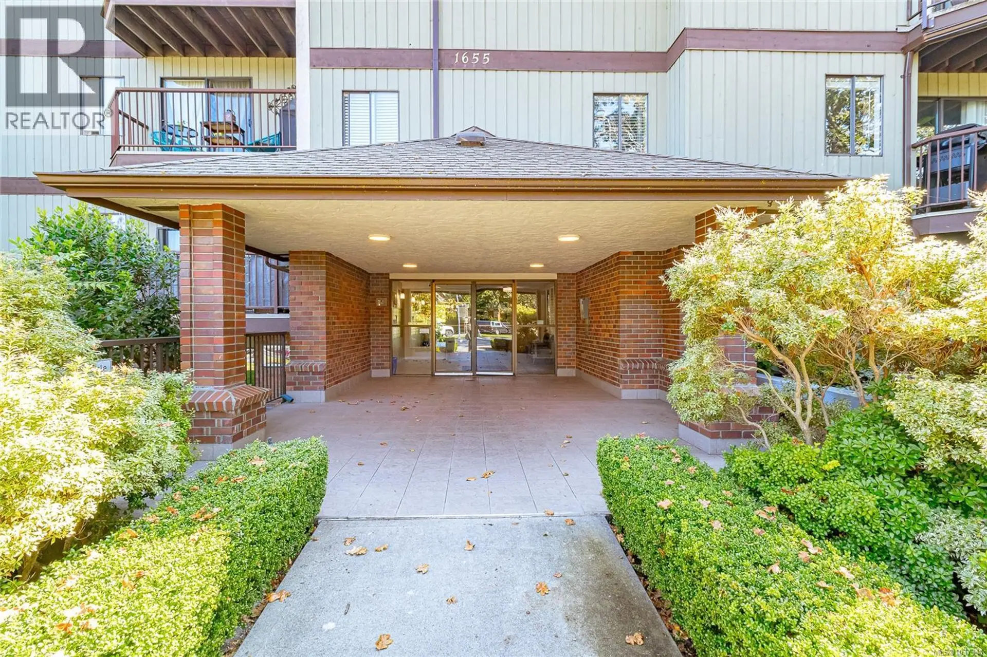 Property at #412 1655 Begbie St, Victoria, BC