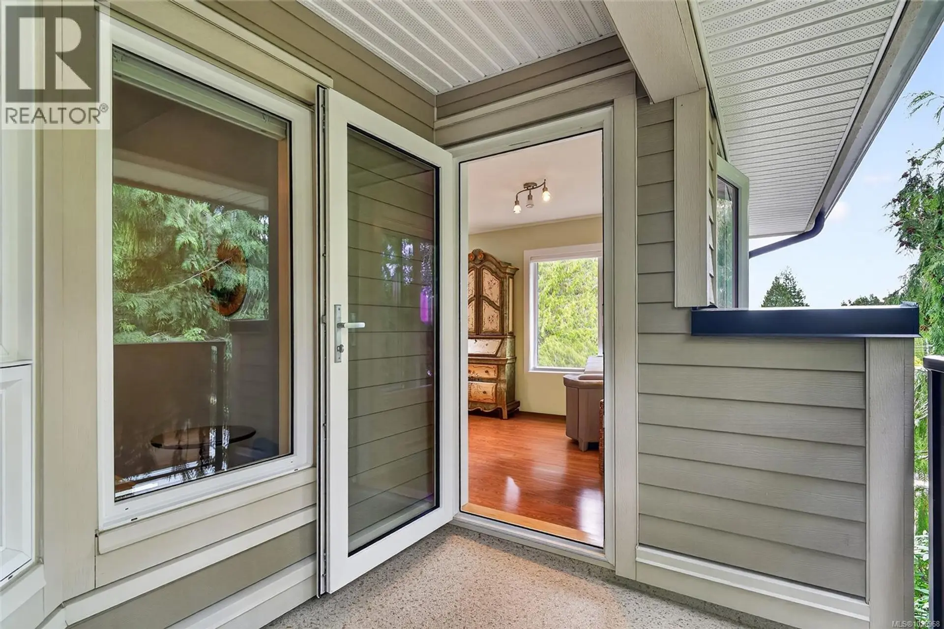 #7 219 Fern Rd W - Image 10