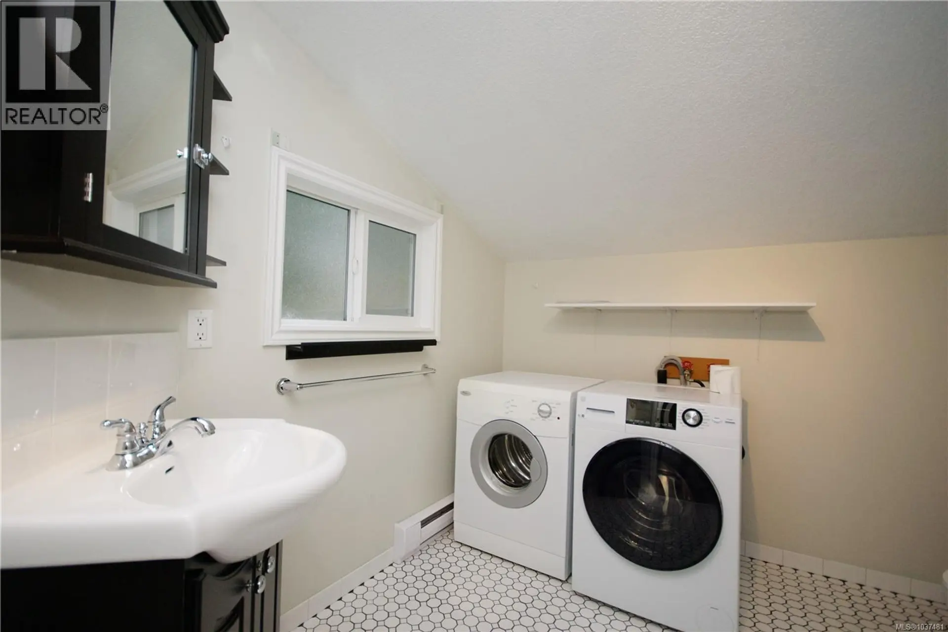 1221 Ganske Rd - Image 16