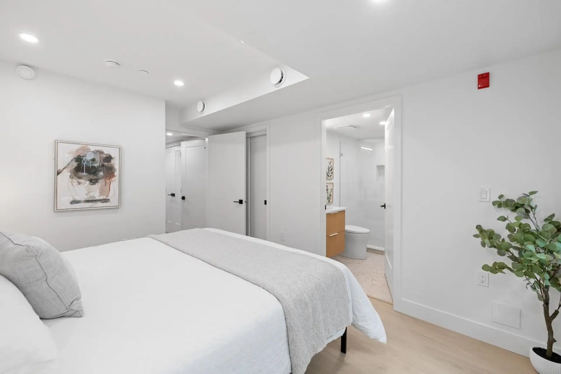 #101 2135 E Pender Street - Image 11