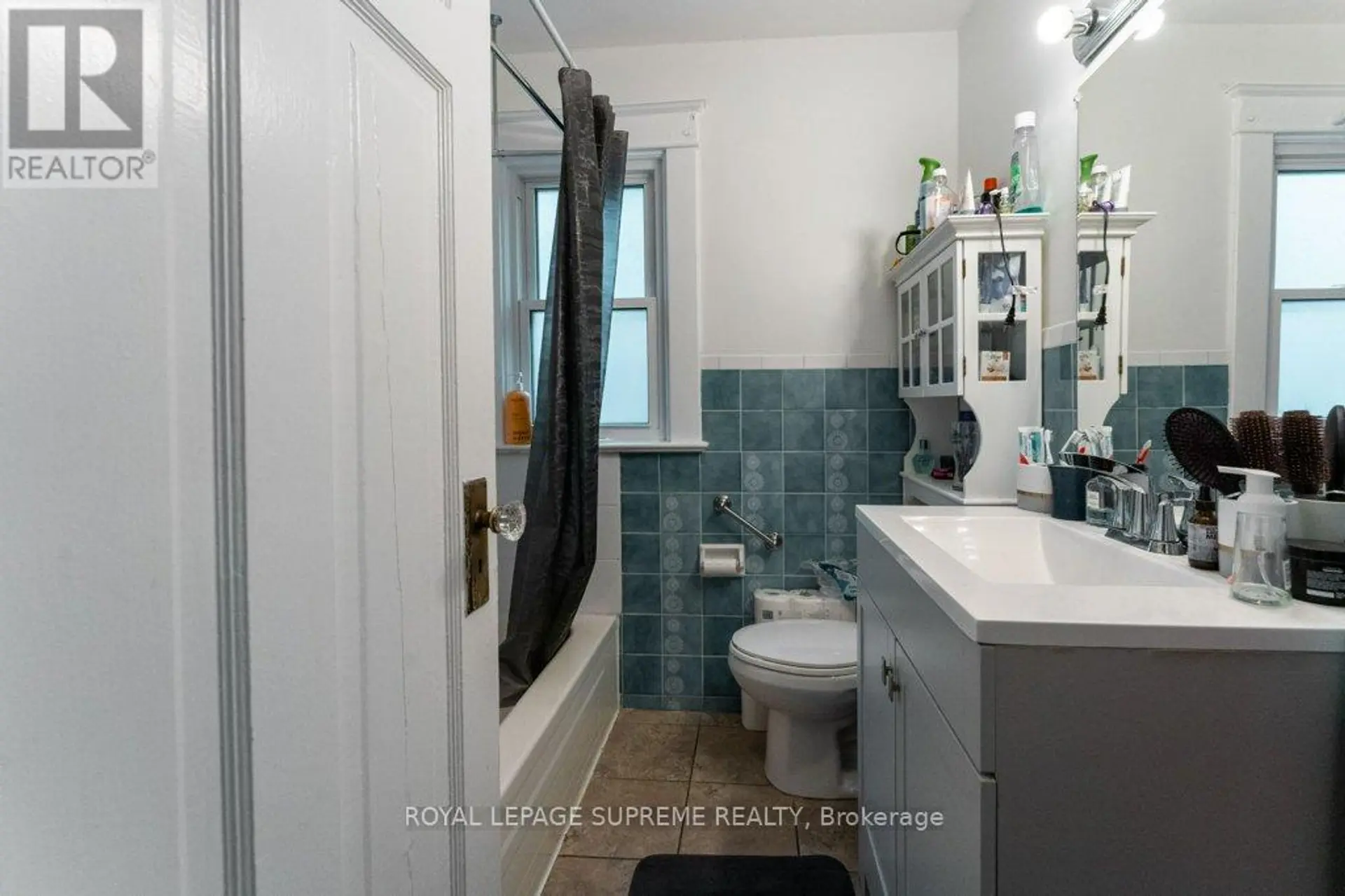 115 BALSAM AVENUE S - Image 8