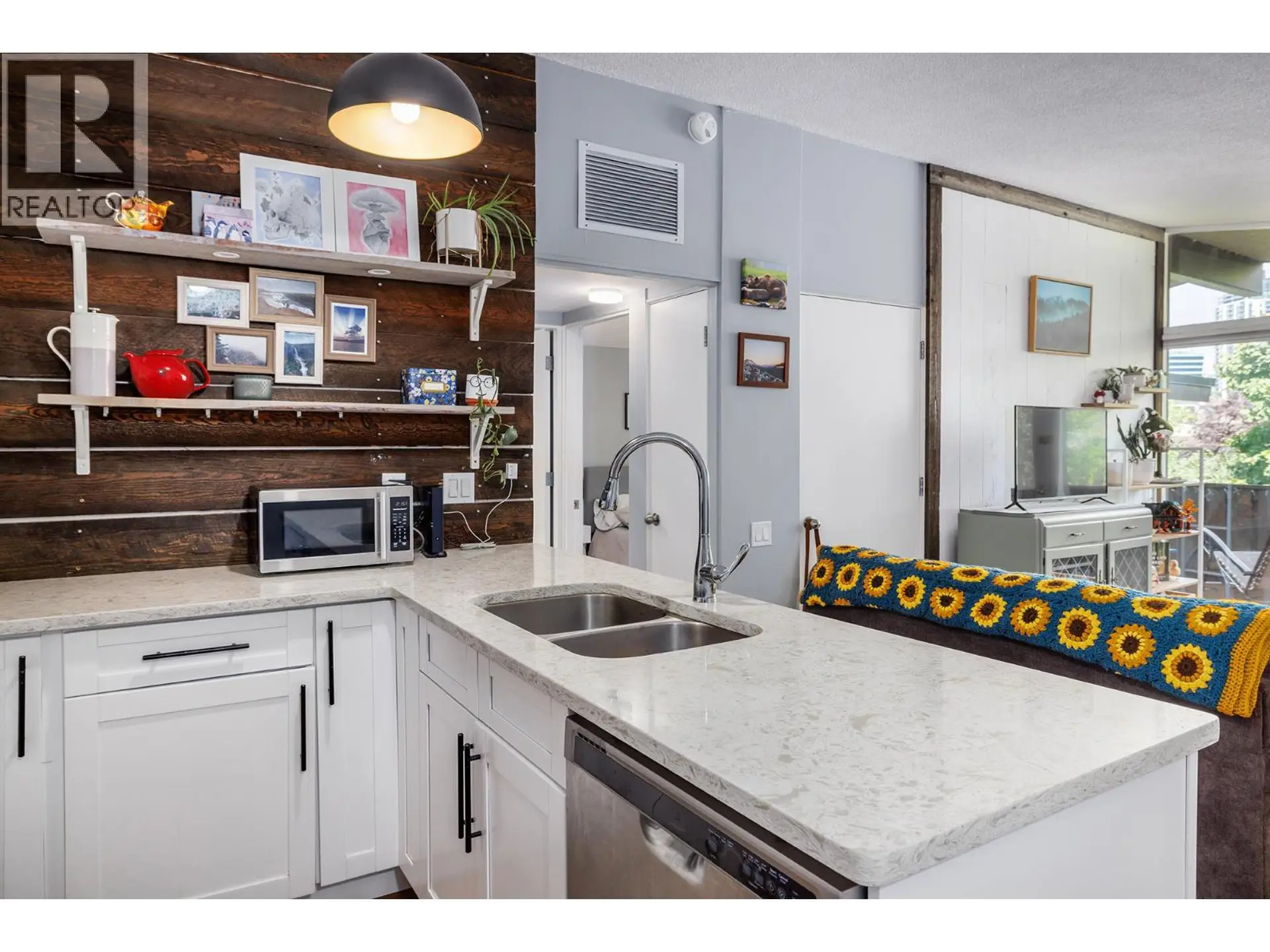 #17 353 Boyce Crescent - Image 8