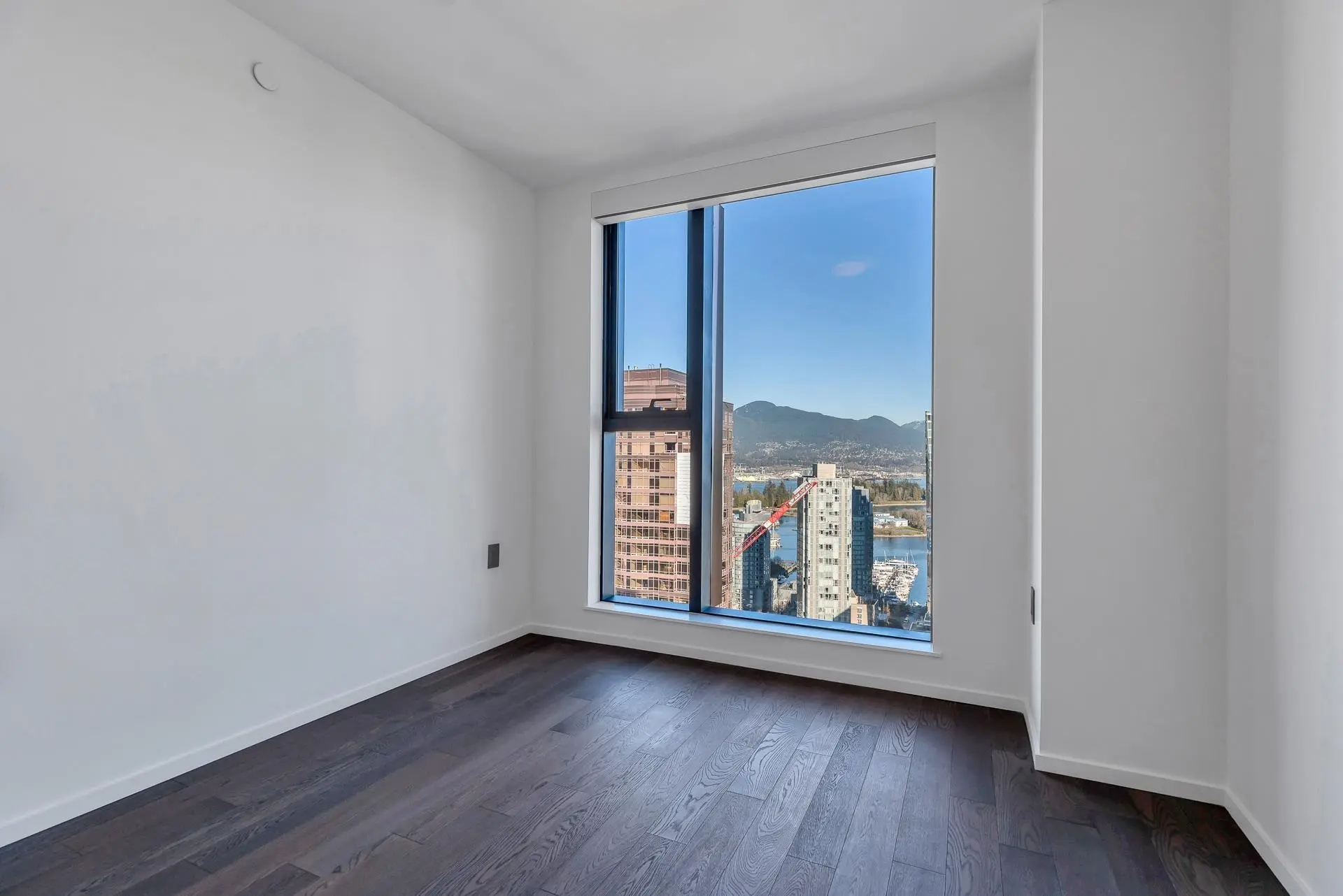#2402 1482 Robson Street - Image 4