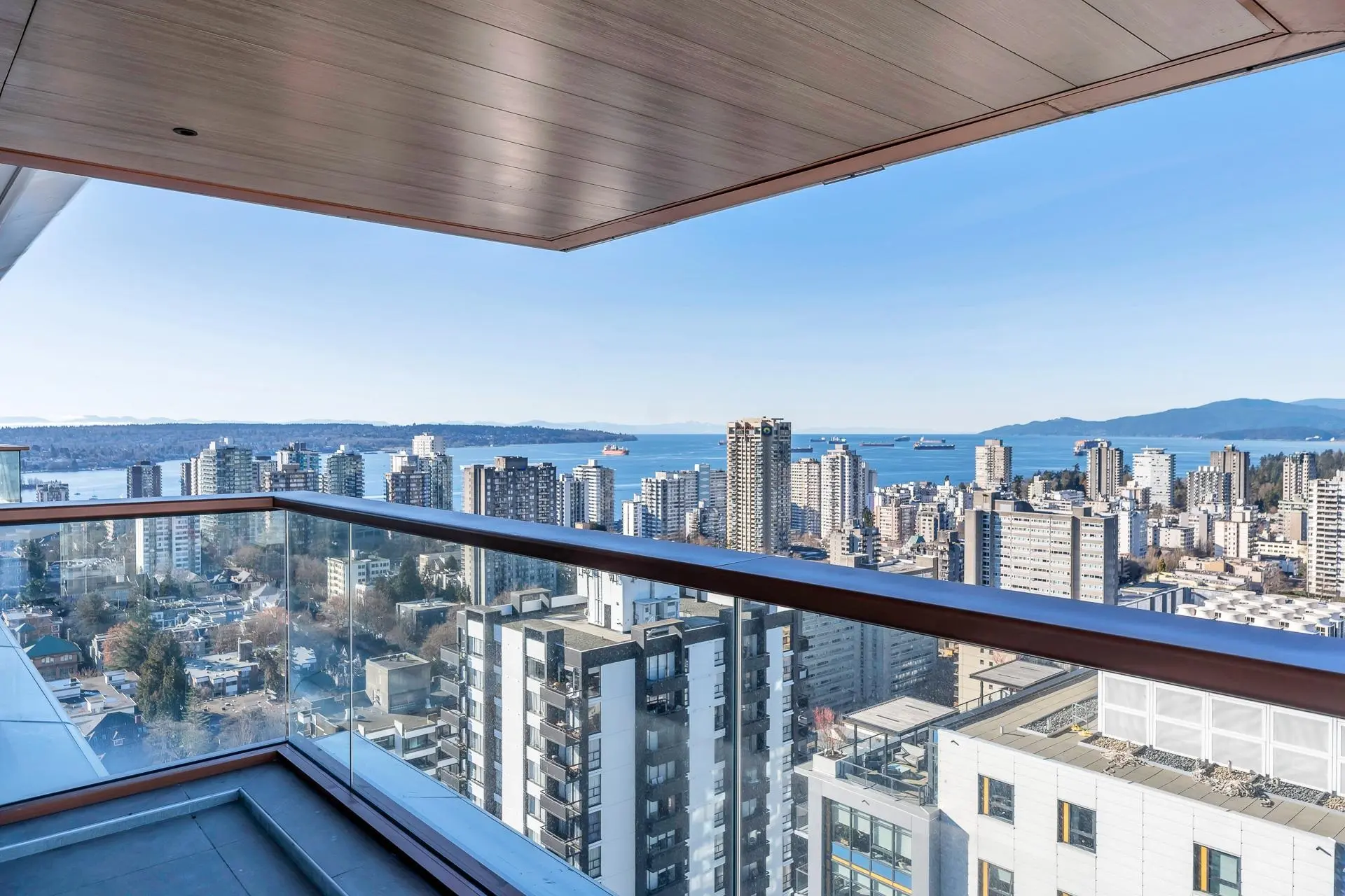 #2402 1482 Robson Street - Image 8