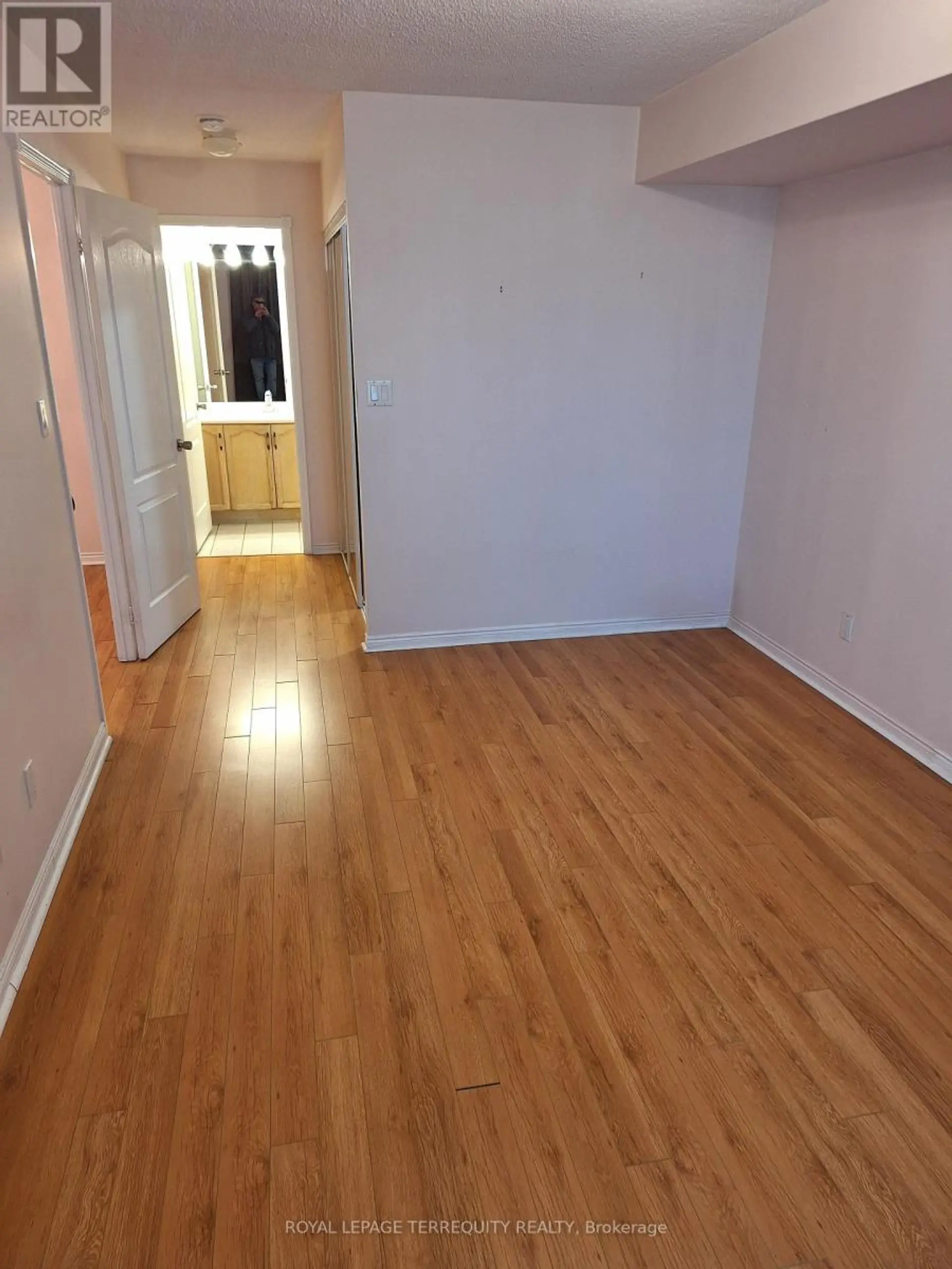 #901 850 STEELES AVENUE W - Image 12