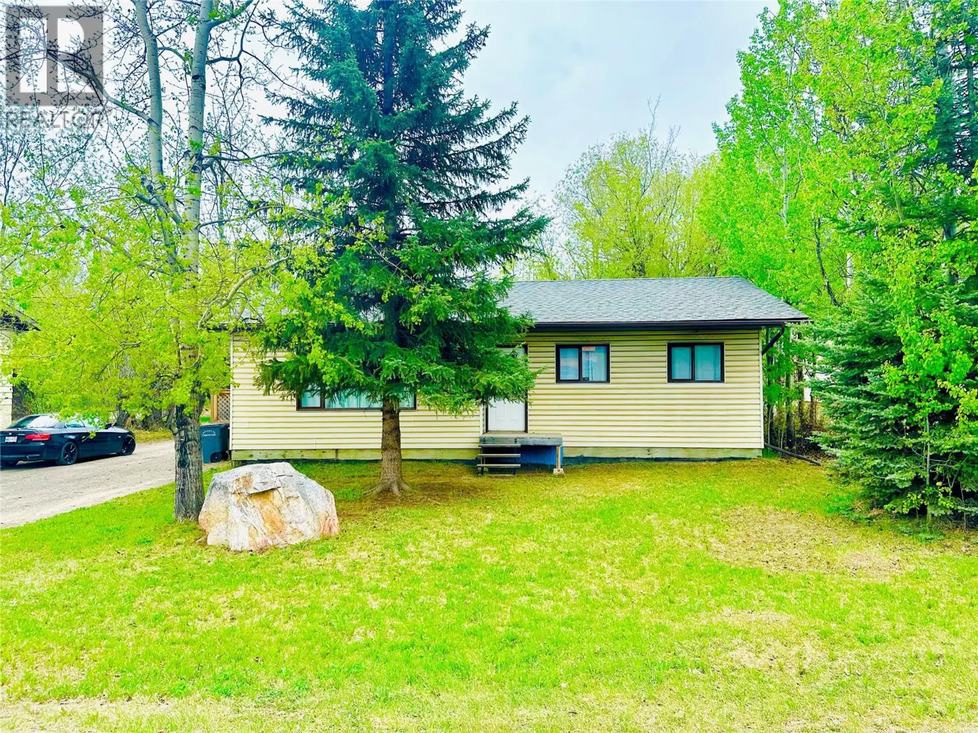 4557 Veterans Way - Image 1