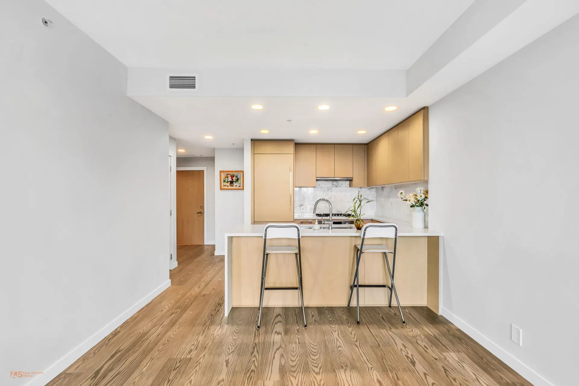 #1203 3533 Ross Drive - Image 6