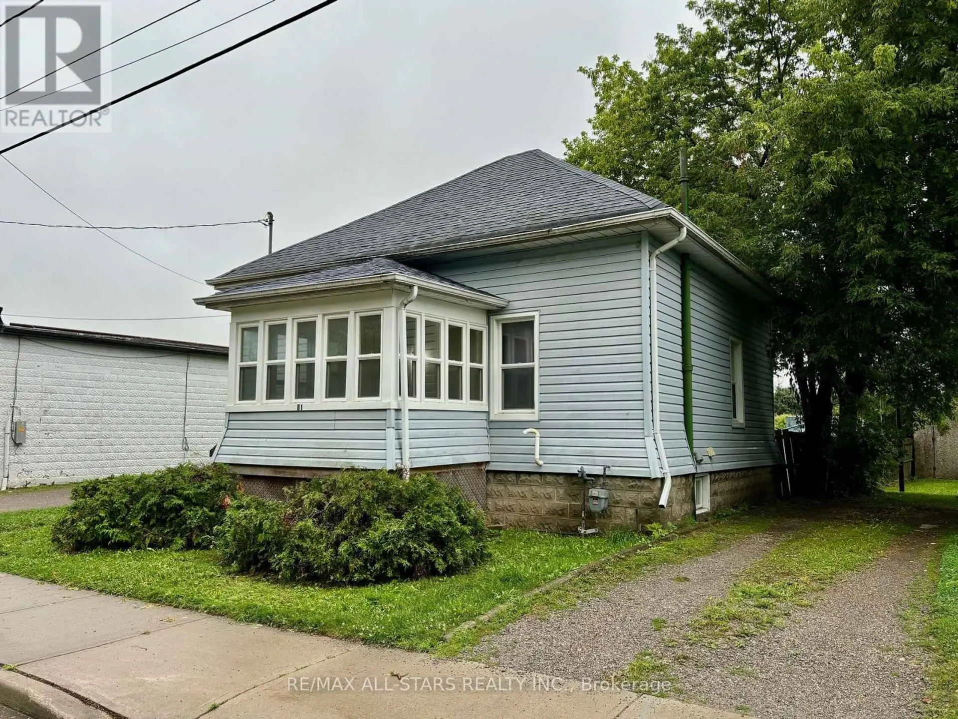 81 DURHAM STREET W - Image 2
