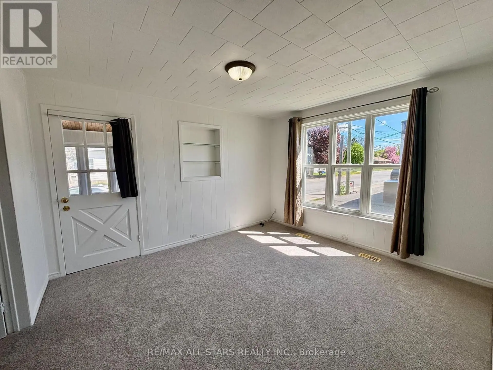 81 DURHAM STREET W - Image 6