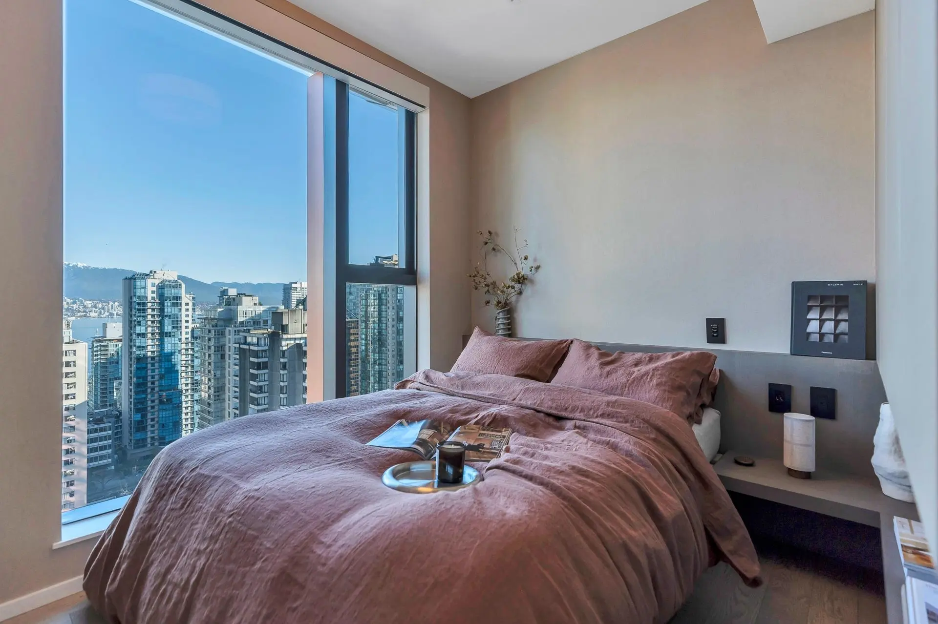 #2204 1482 Robson Street - Image 4