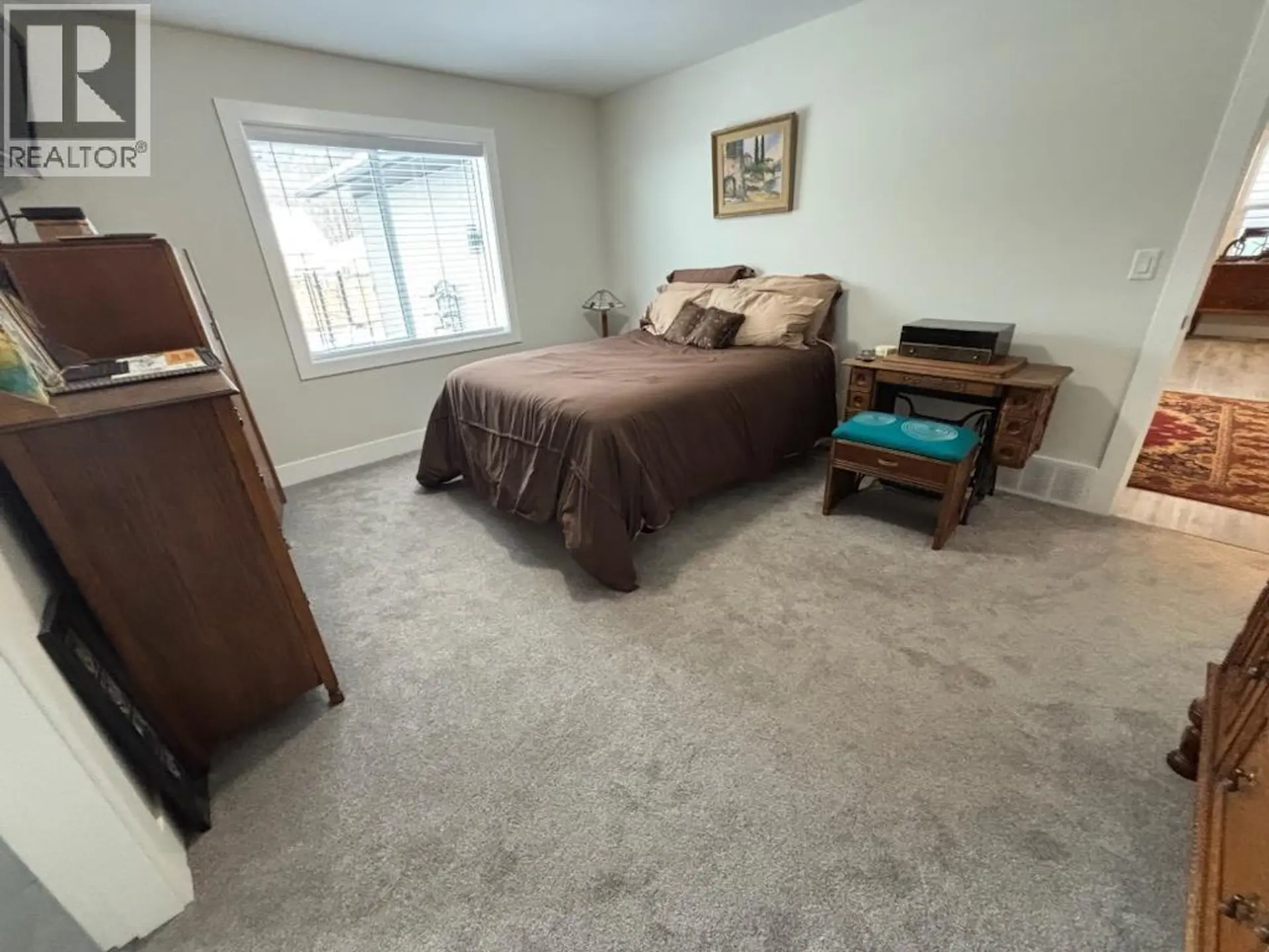 1435 72ND Avenue - Image 9