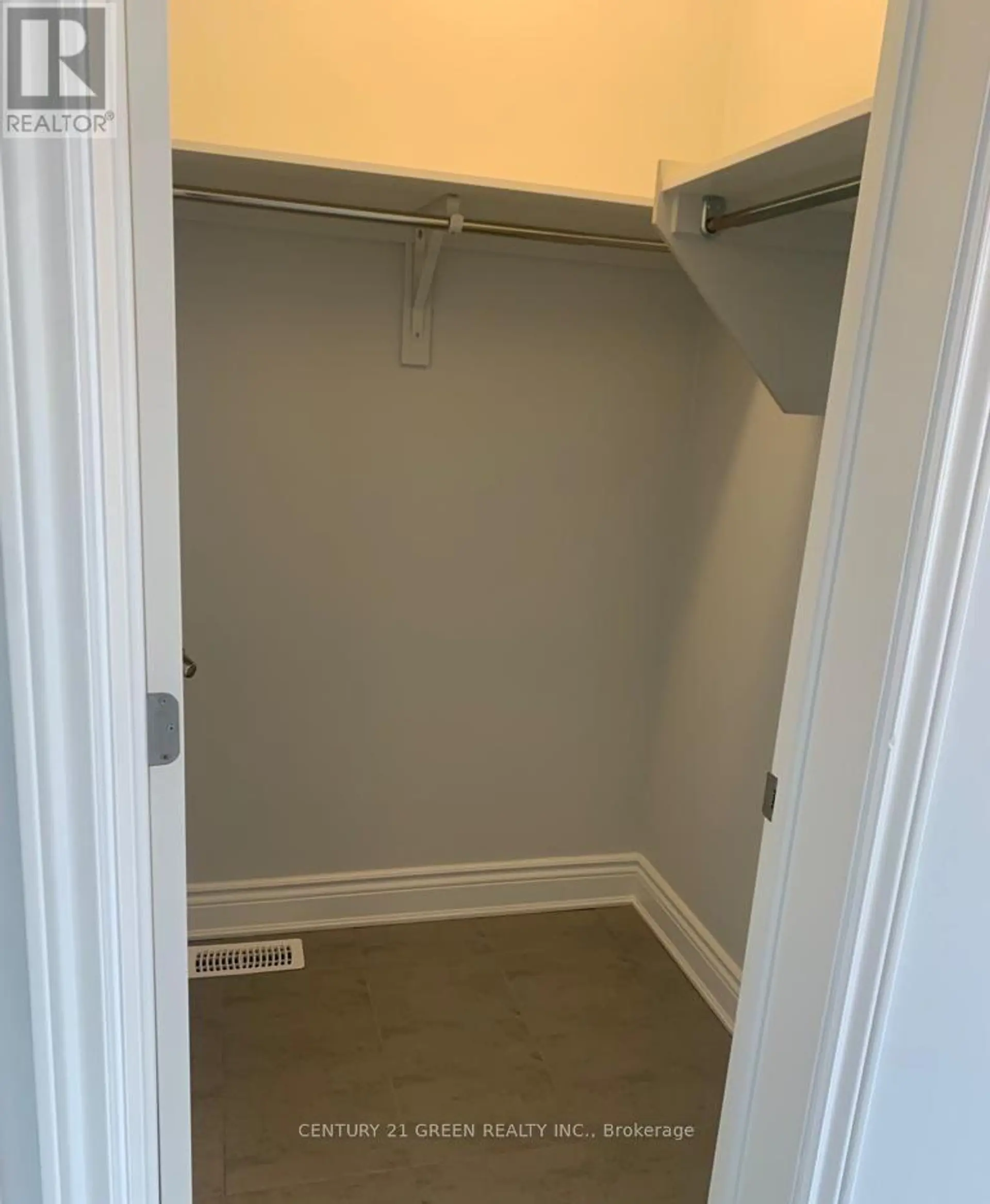 136 YEARLING CIRCLE - Image 2