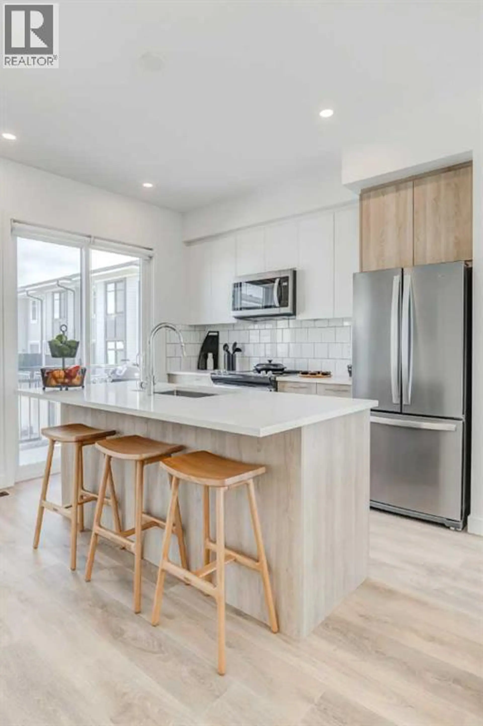 #103 857 Belmont Drive SW - Image 2