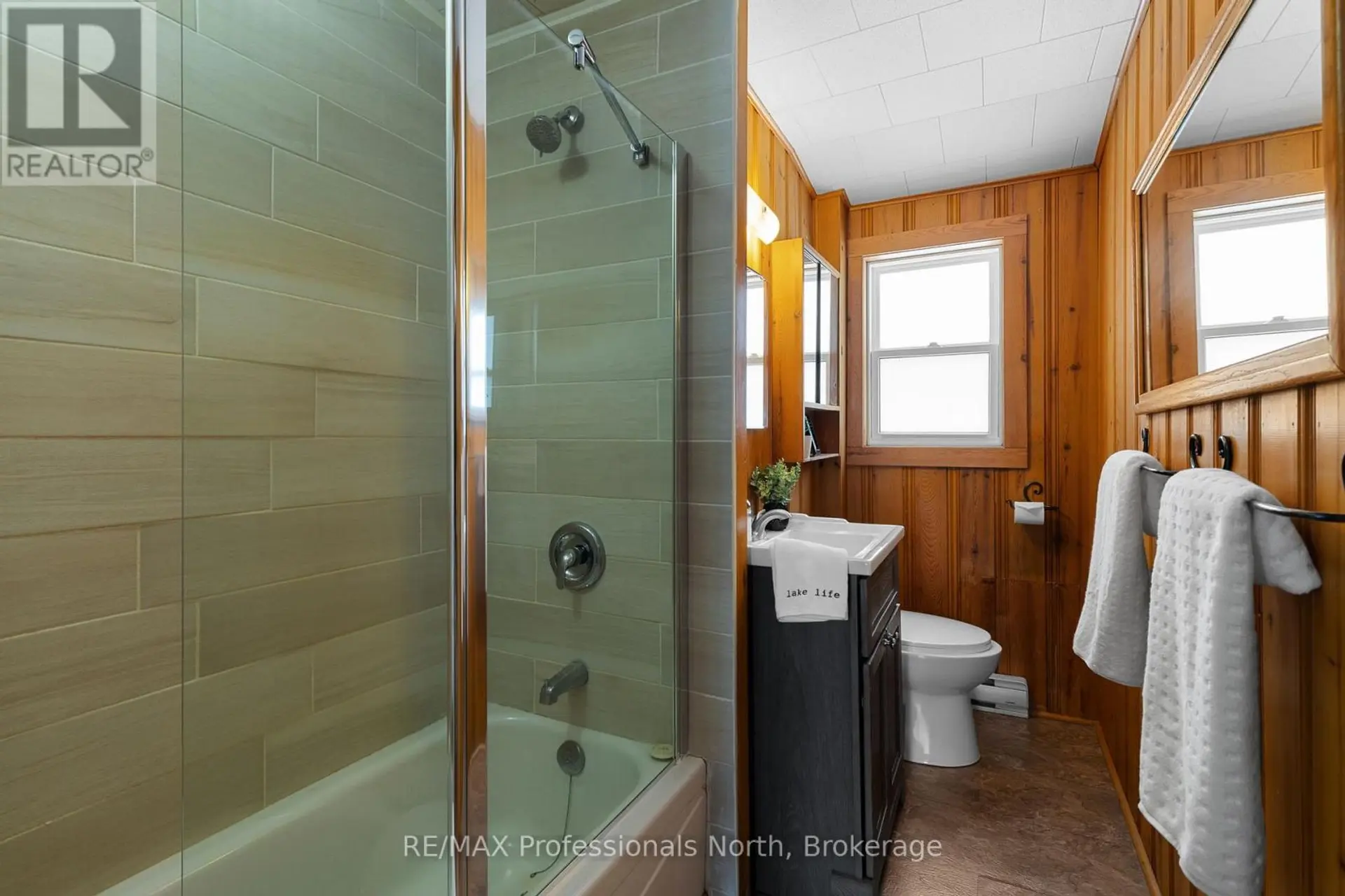 2220 60 HIGHWAY - Image 17