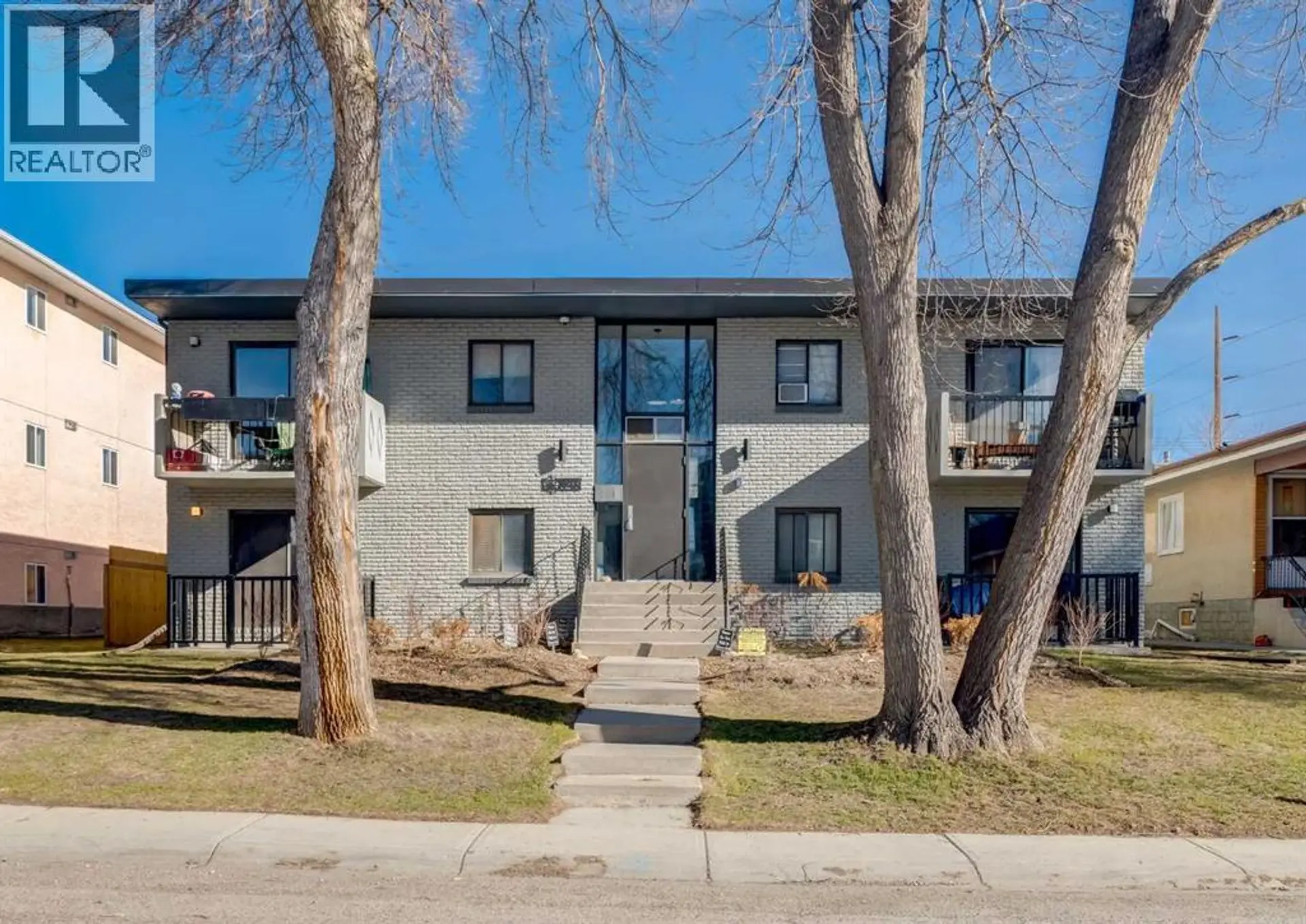 Property at 120 29 Avenue NW, Calgary, AB
