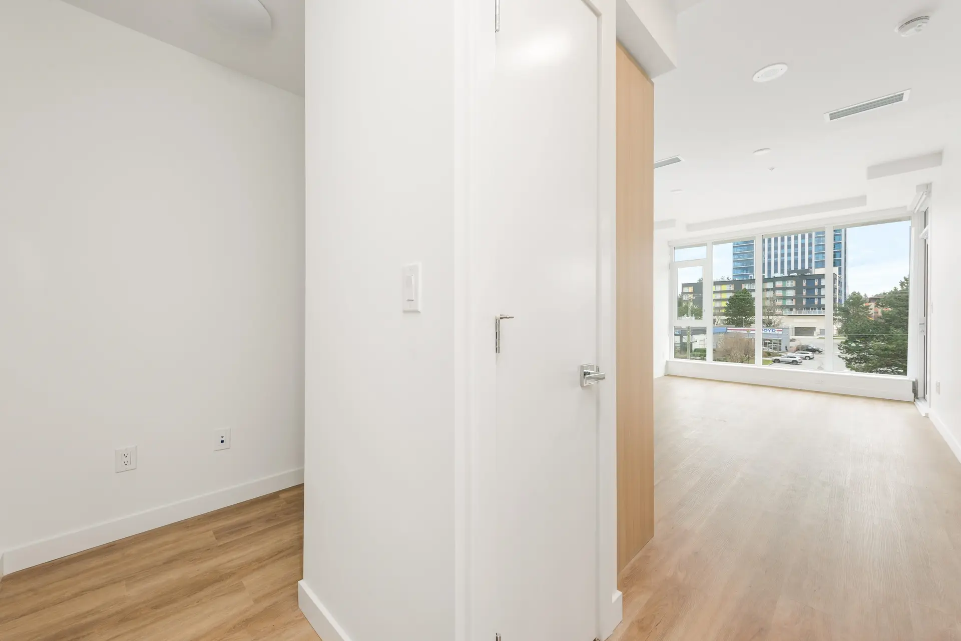 #408 9675 King George Boulevard - Image 7