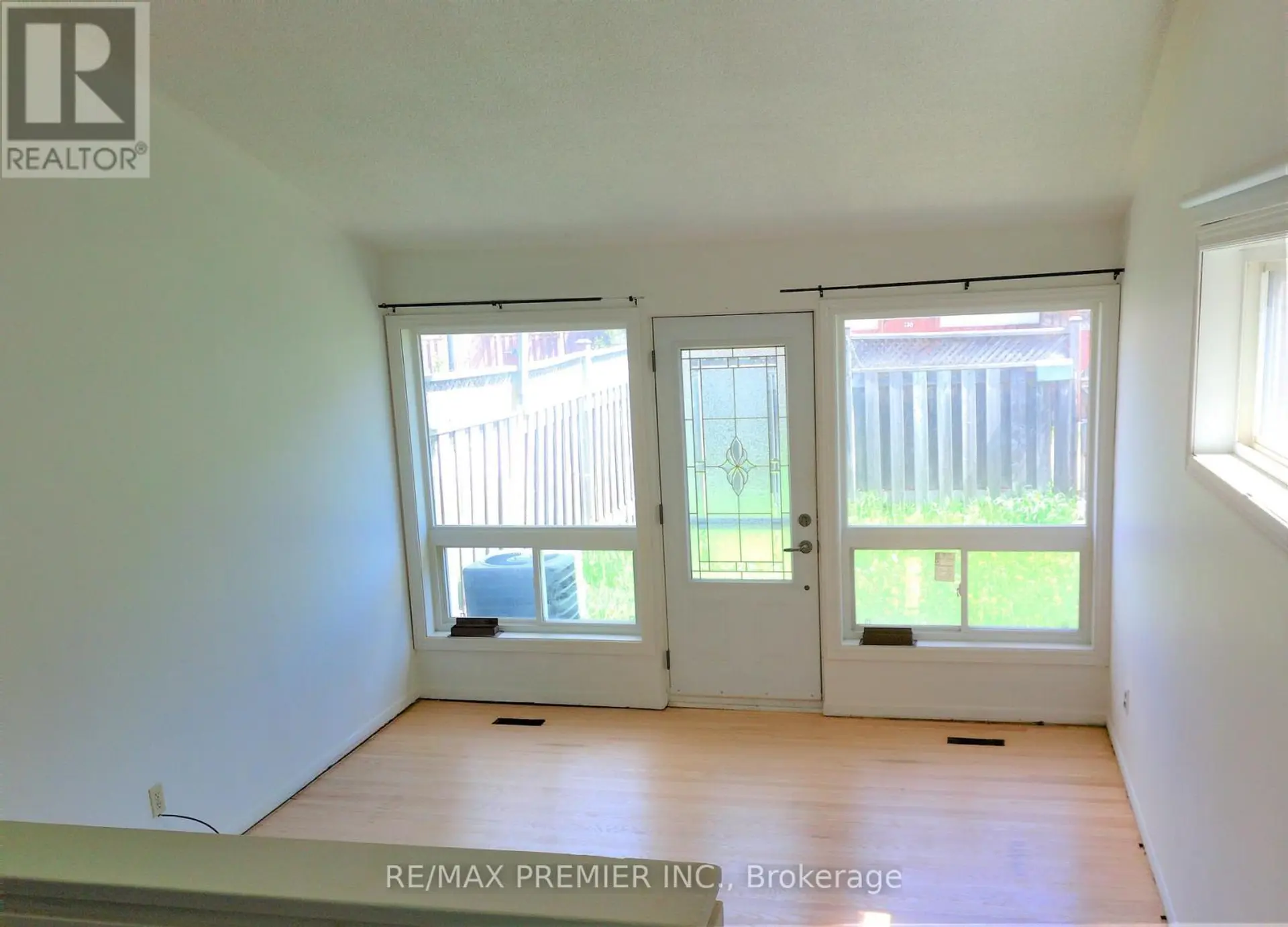#82 248 JOHN GARLAND BOULEVARD - Image 2