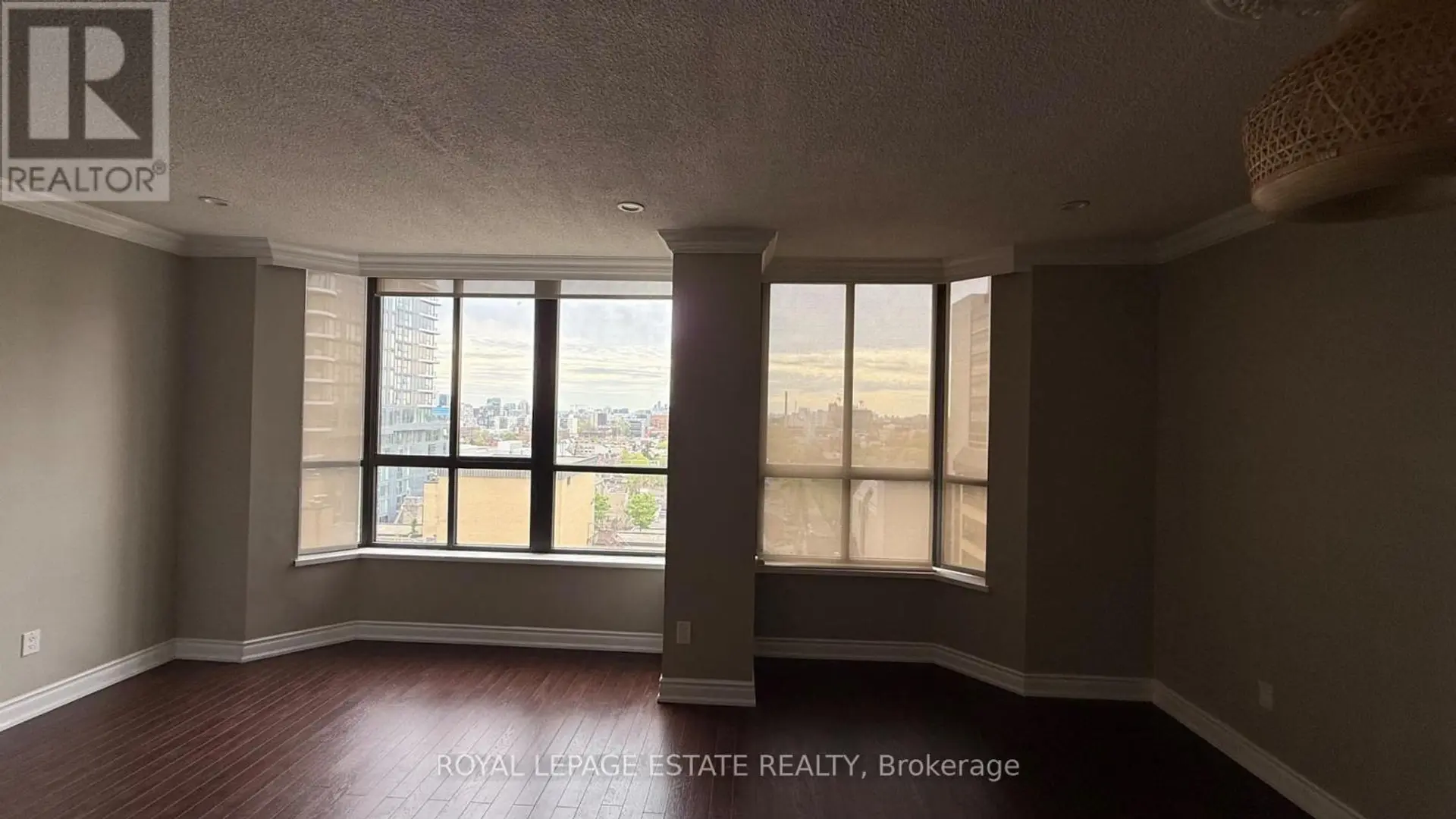 #PH3 280 SIMCOE STREET - Image 6