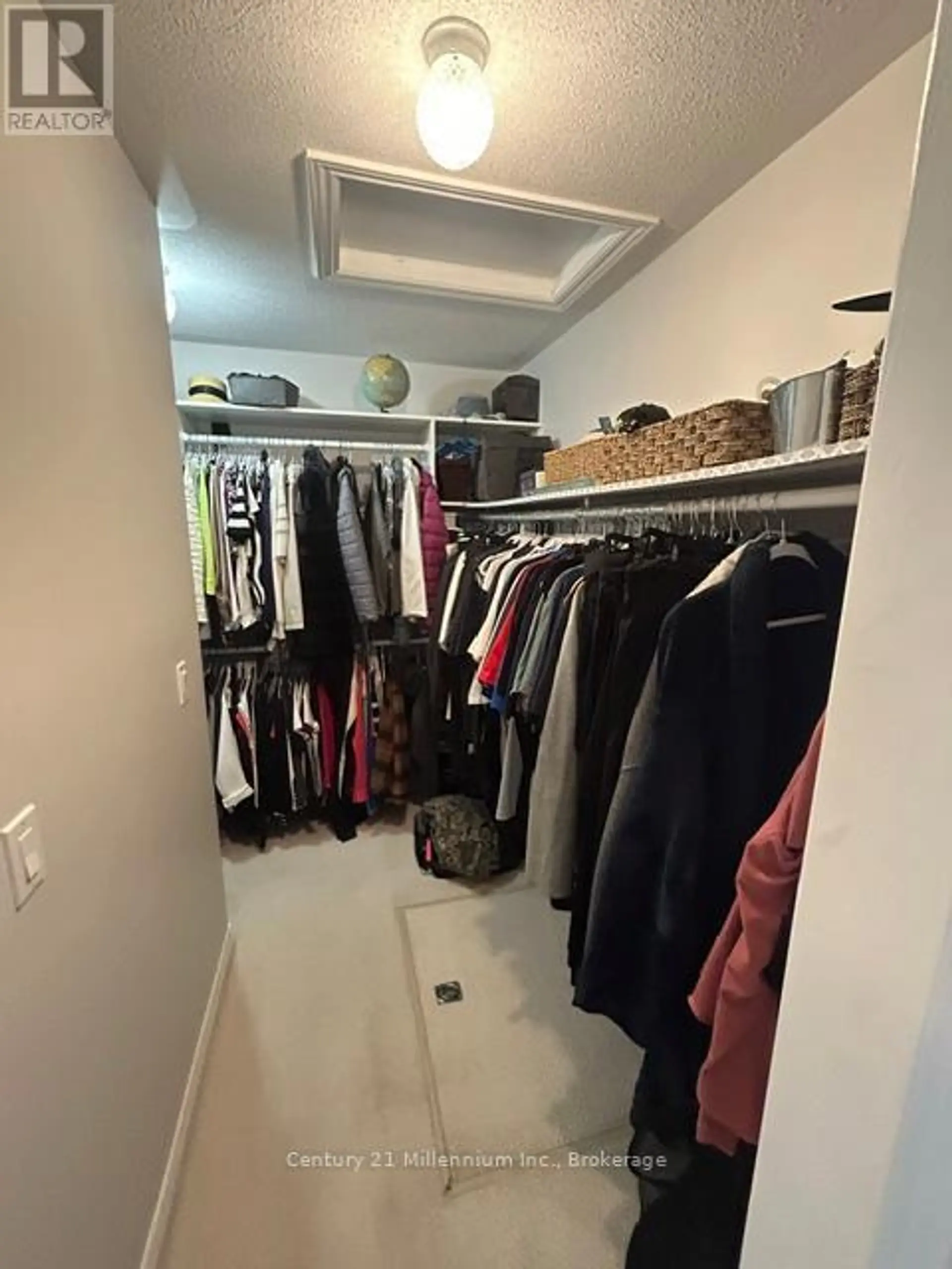 8 KENTUCKY AVENUE - Image 11