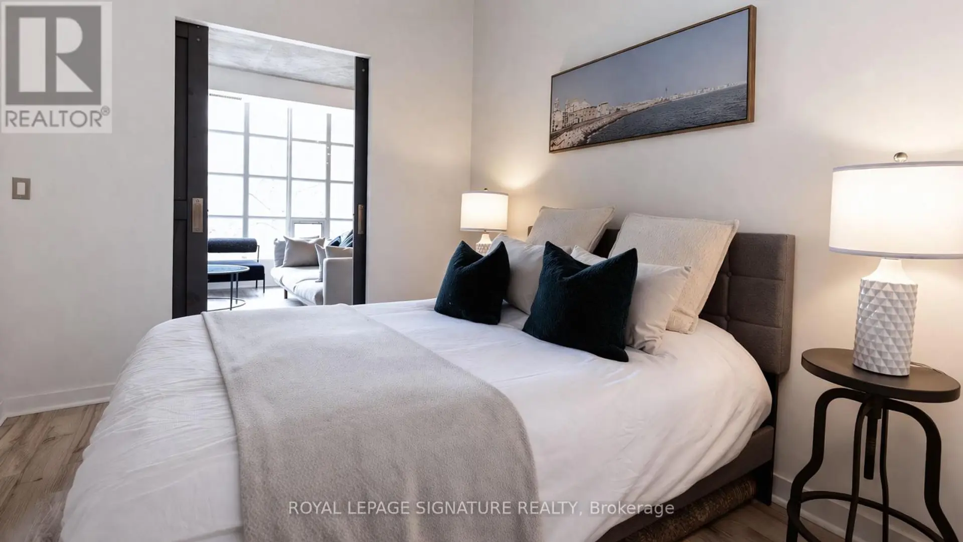 #305 23 BRANT STREET - Image 11