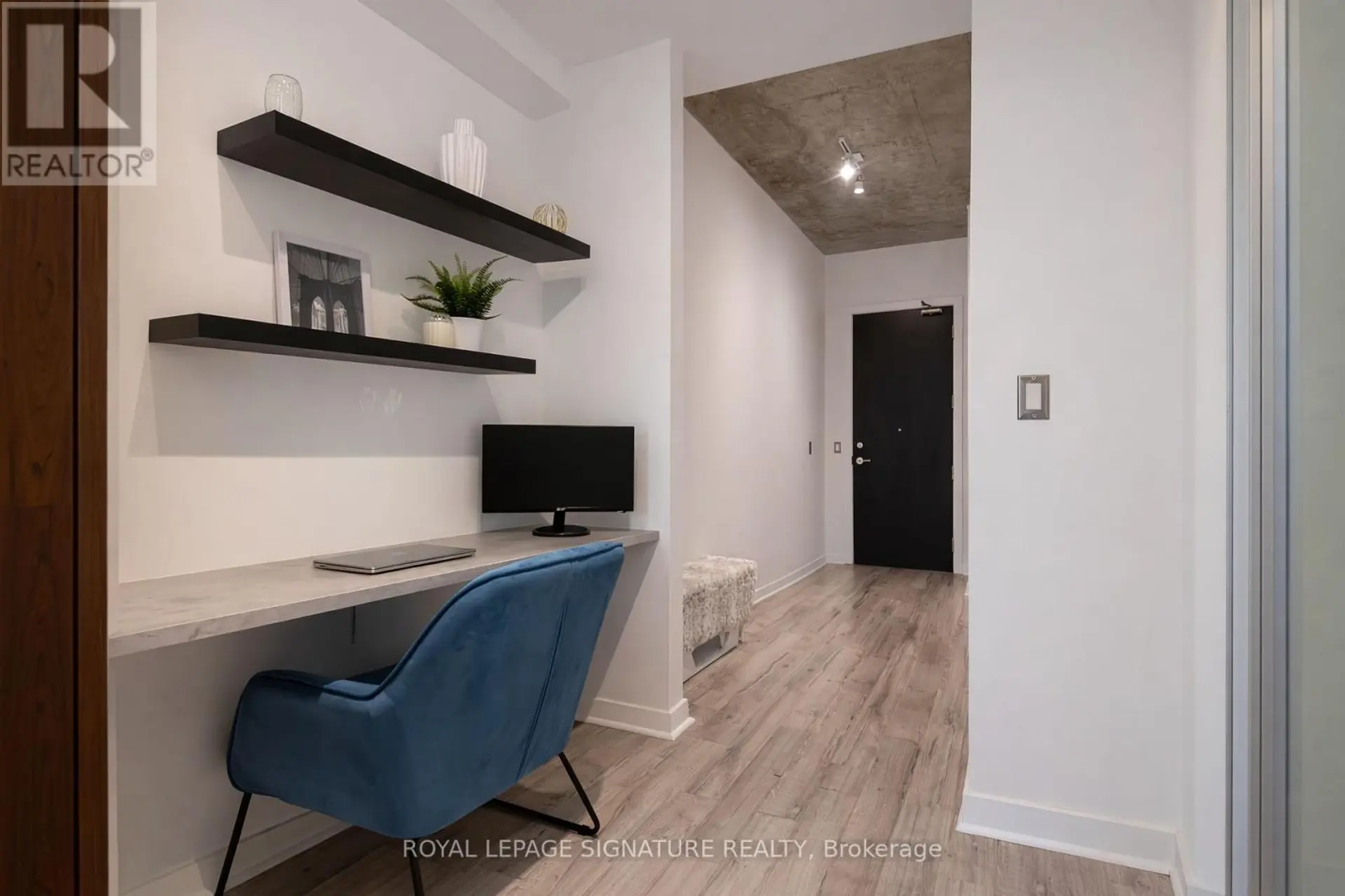 #305 23 BRANT STREET - Image 8
