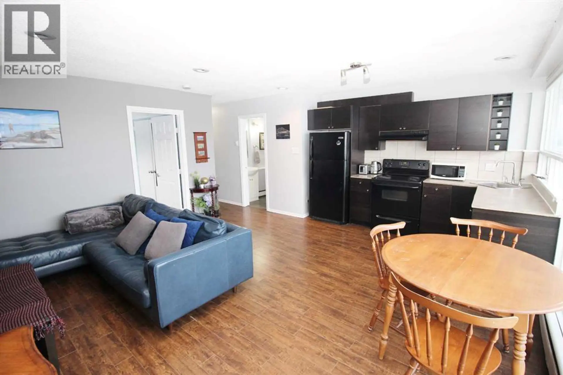#402 1612 14 Avenue SW - Image 1