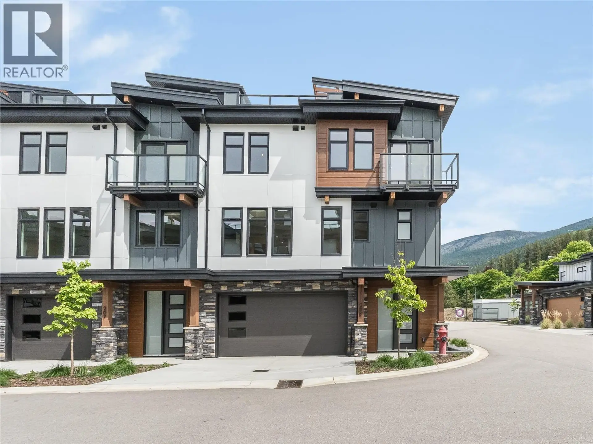 Property at #208 910 Lakeside Drive, Nelson, BC