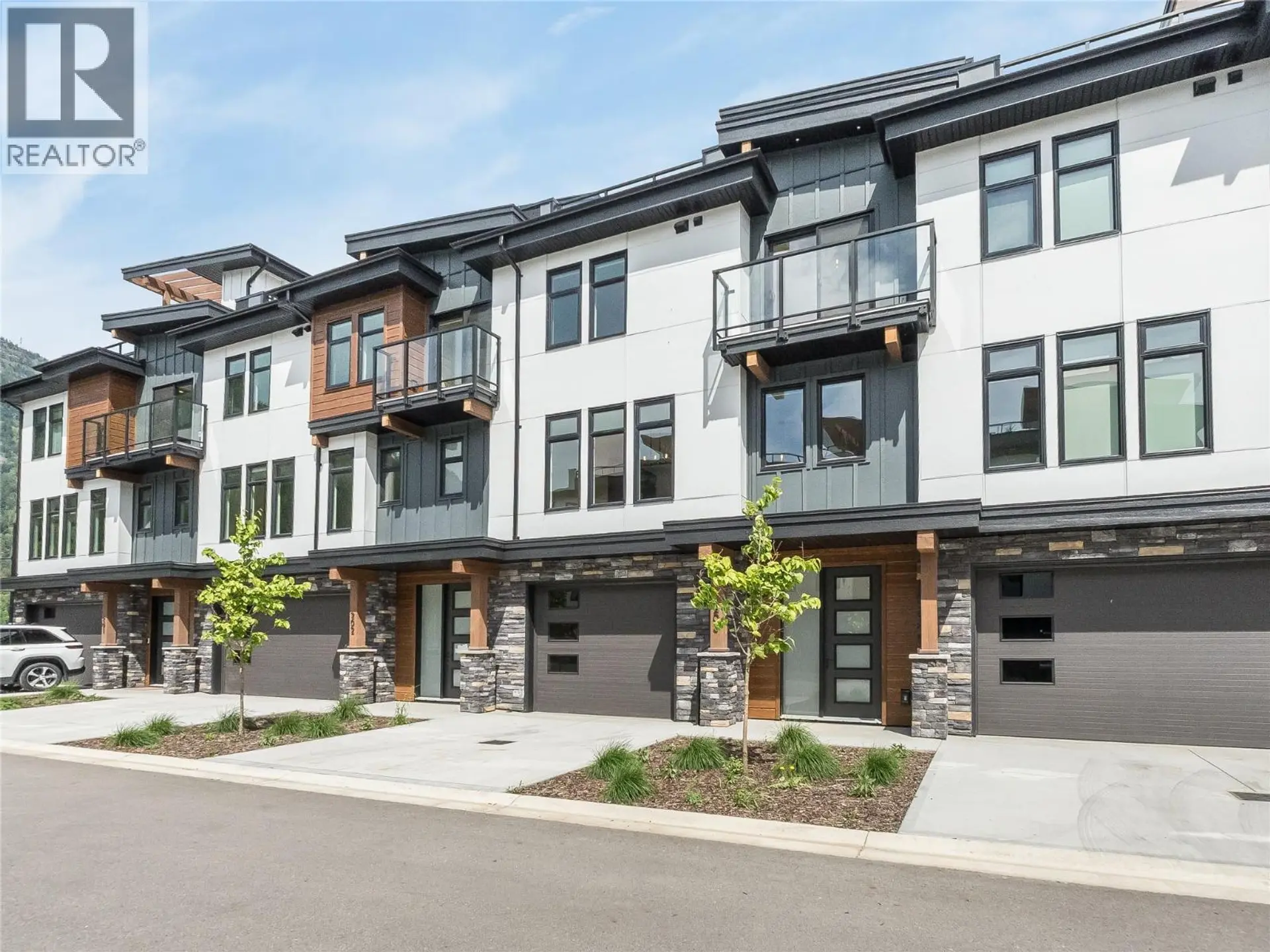 Property at #203 910 Lakeside Drive, Nelson, BC