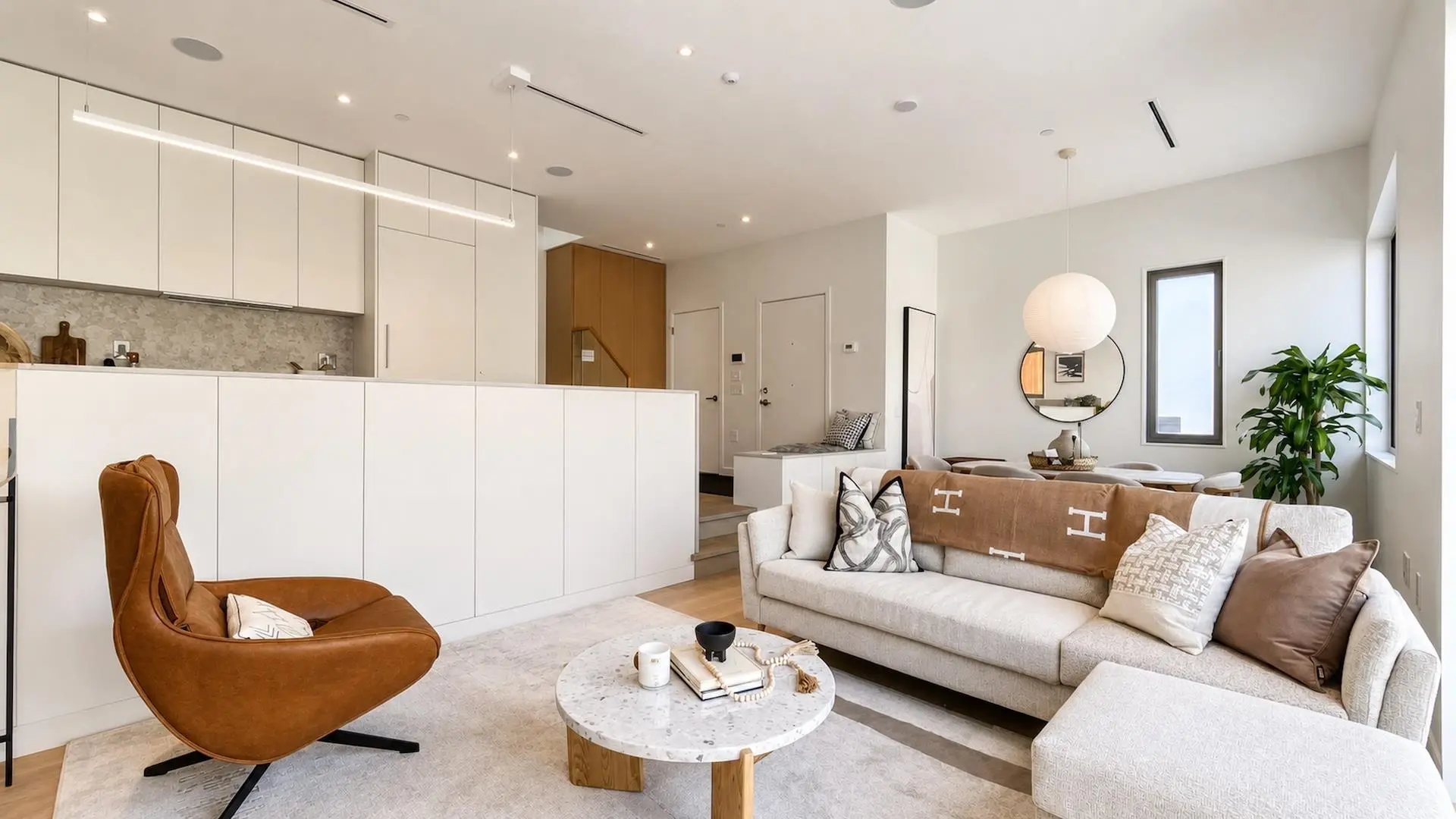 #1 2915 E 5th Avenue - Image 4