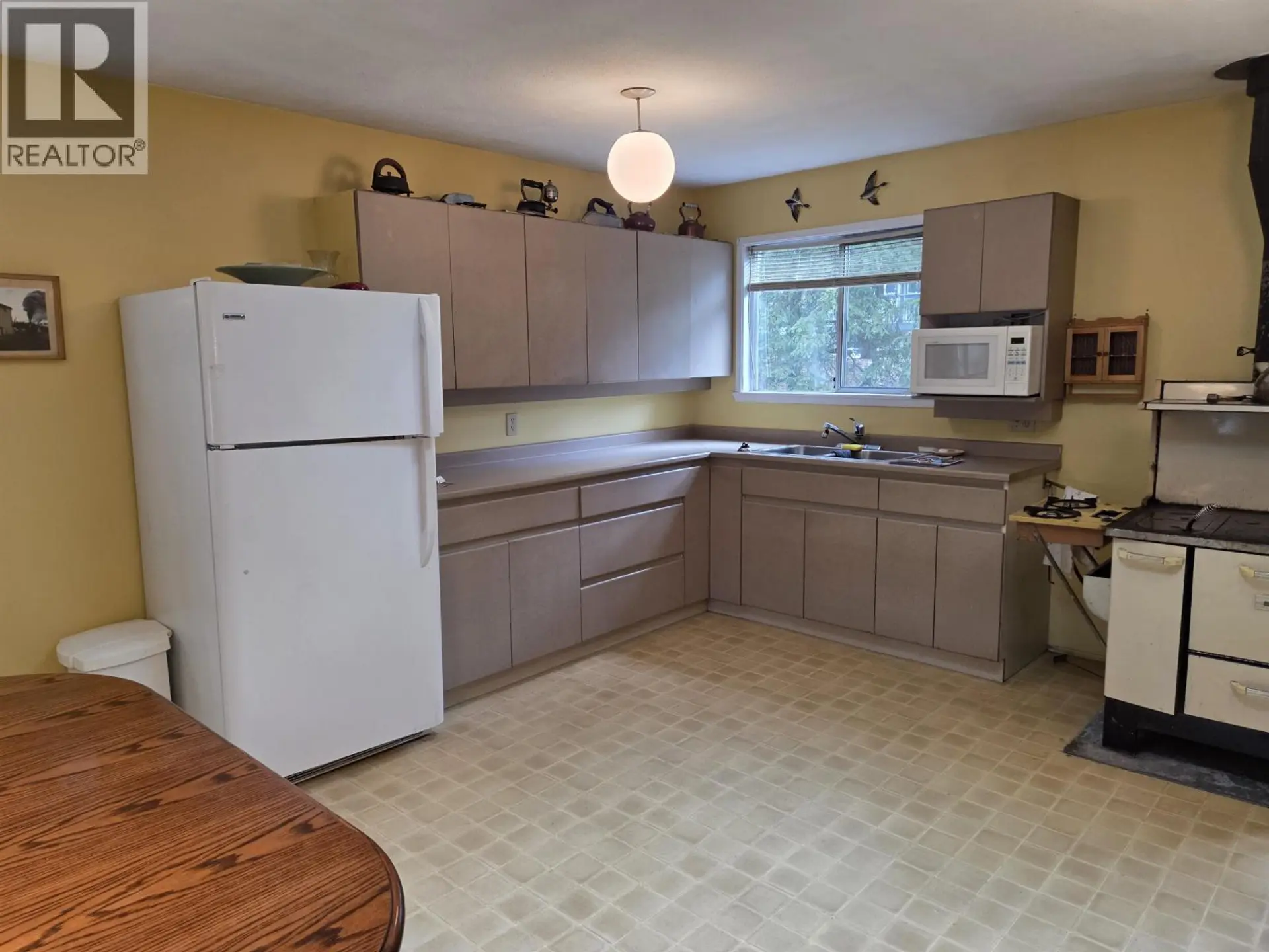 7547 EDALL BAY ROAD - Image 8