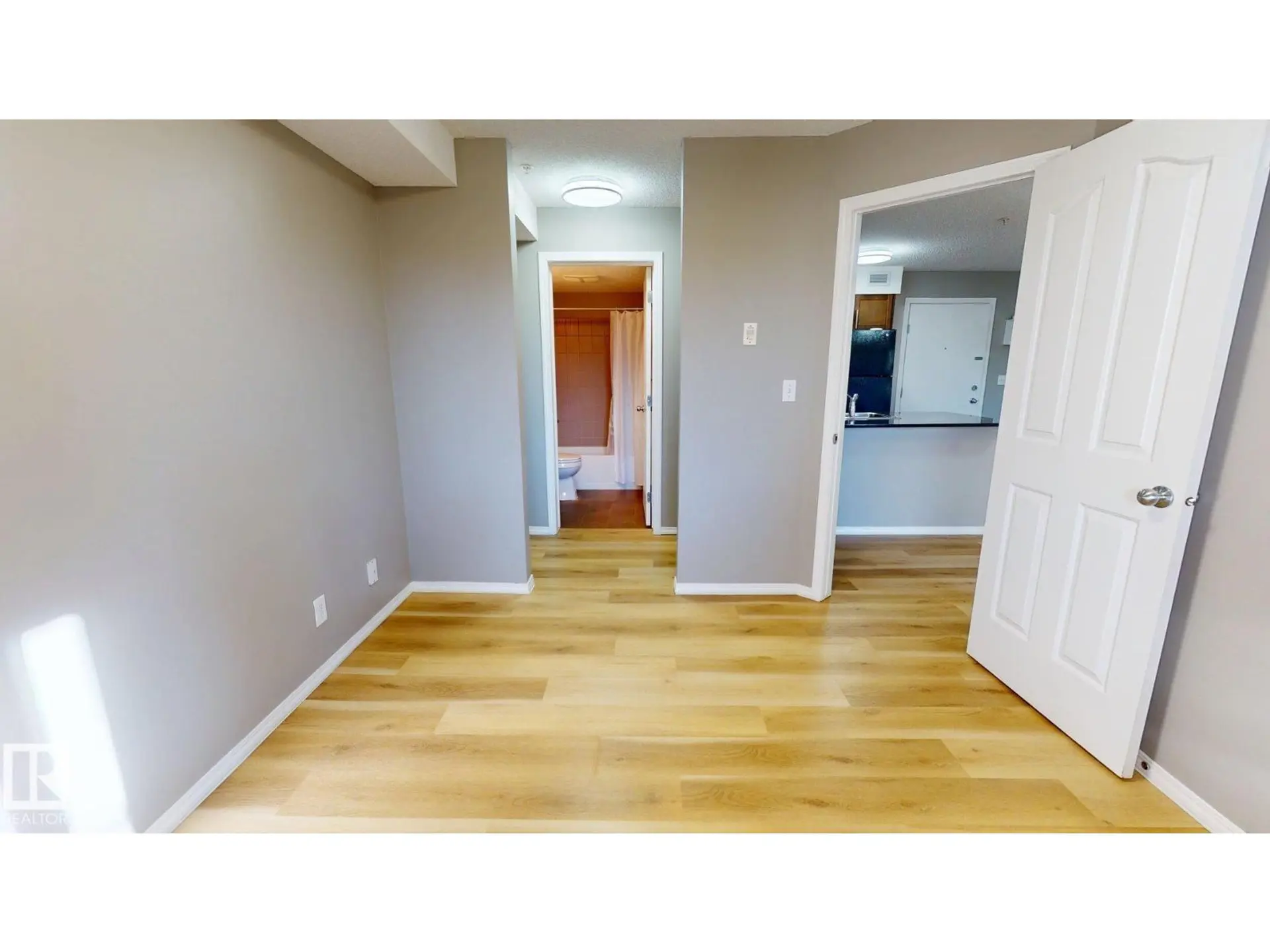 #116 11808 22 AV SW SW - Image 10