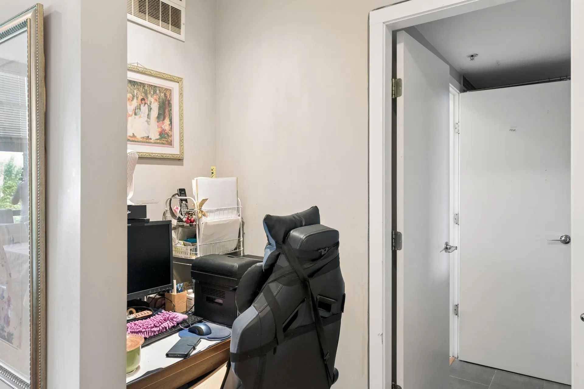 #407 14300 Riverport Way - Image 12