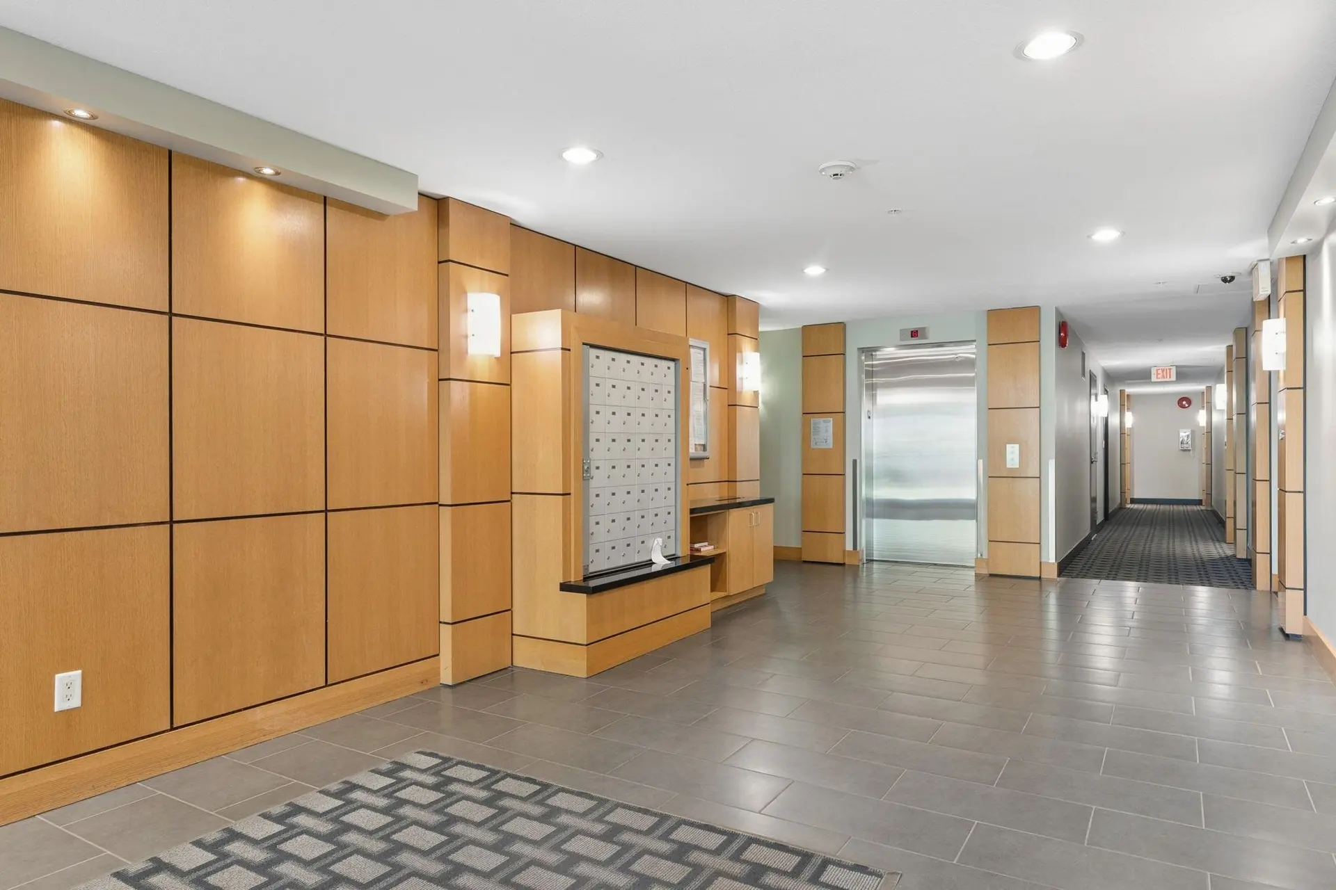 #407 14300 Riverport Way - Image 3