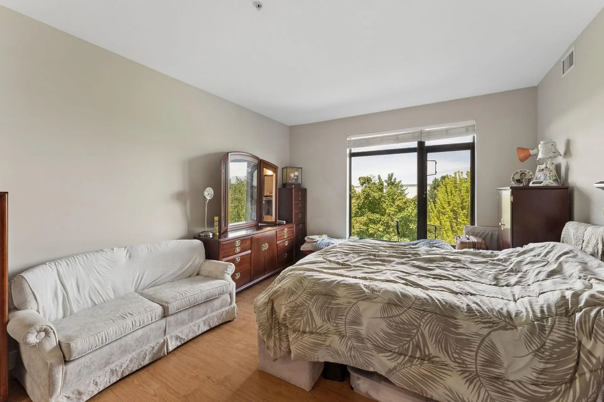 #407 14300 Riverport Way - Image 9
