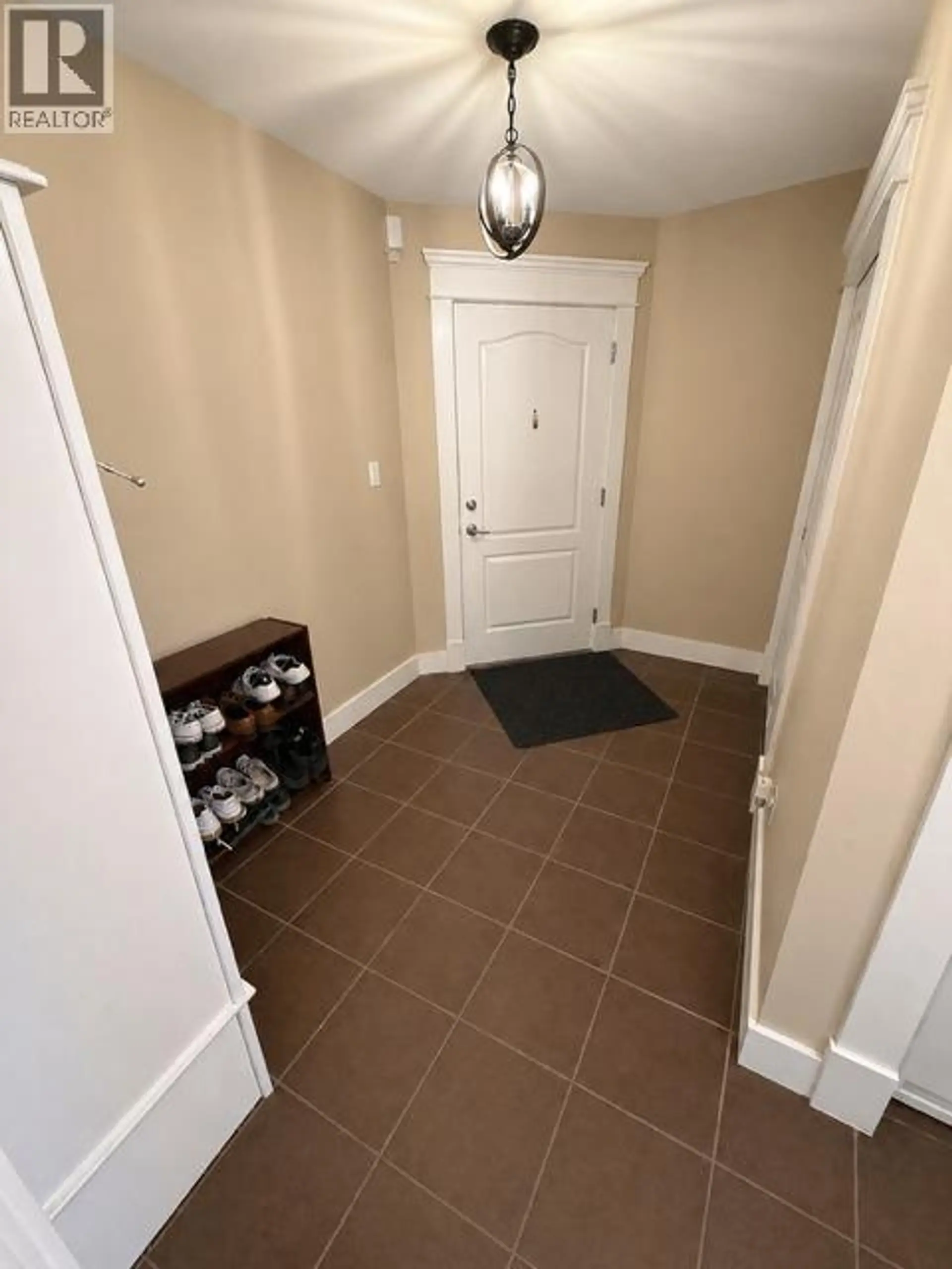 #503 975 Victoria Street W - Image 7