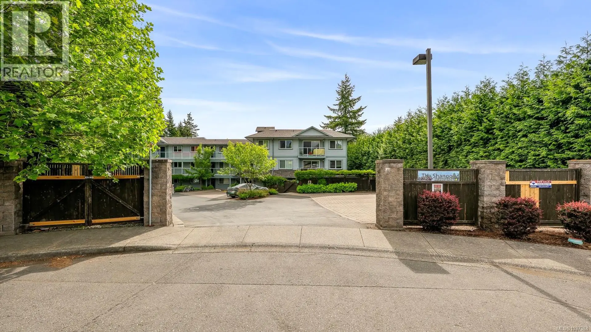 Property at #302 840 Shamrock Pl, Comox, BC