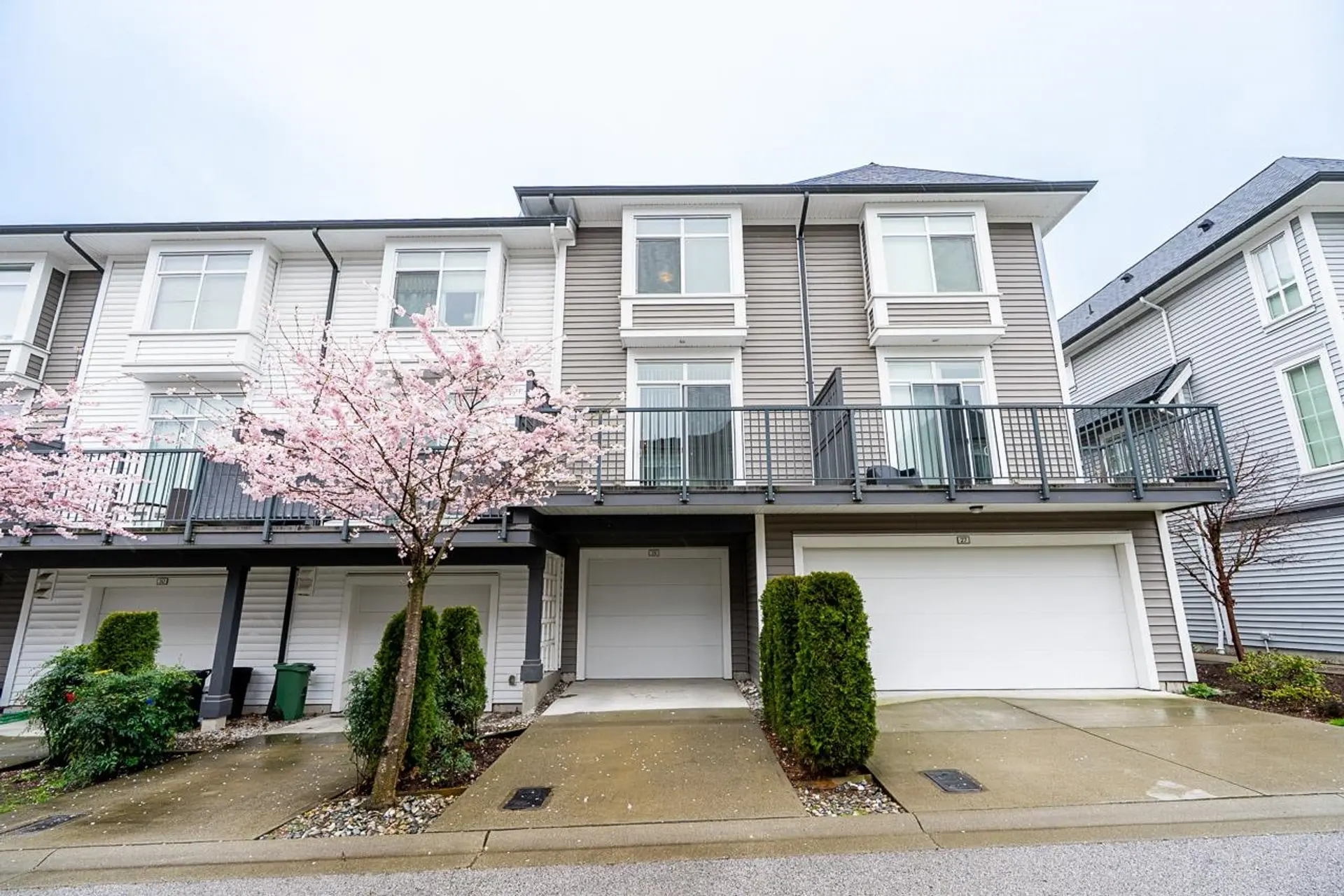 Property at #28 2838 Livingstone Avenue, Abbotsford, BC